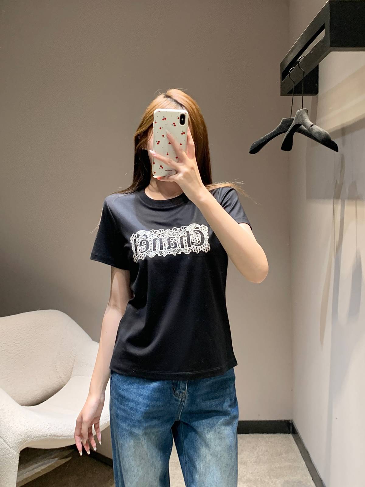 CHANEL シャネル 半袖Tシャツ ロゴ刺繍 クルーネック レース風 高級感 ブラック ホワイト 2色