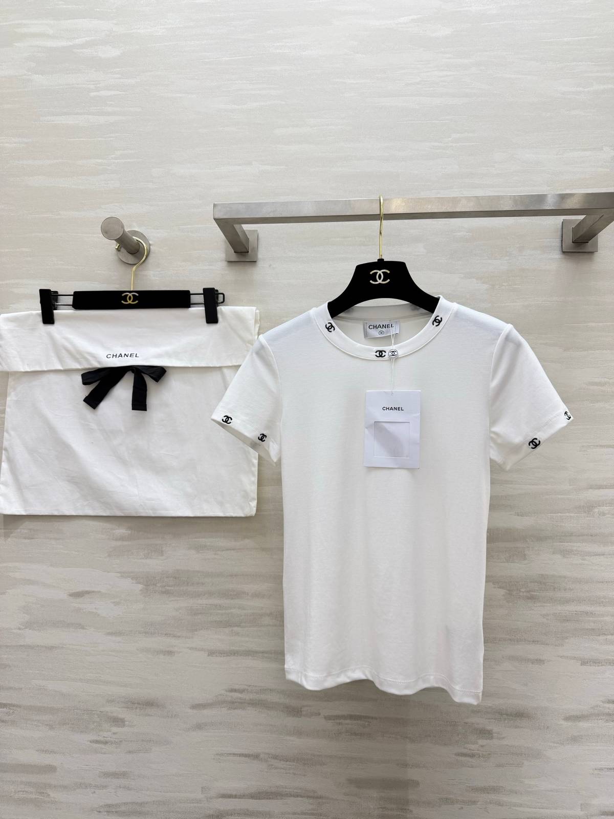 CHANEL シャネル 半袖Tシャツ ココマーク ロゴTシャツ クルーネック 高級感 ホワイト
