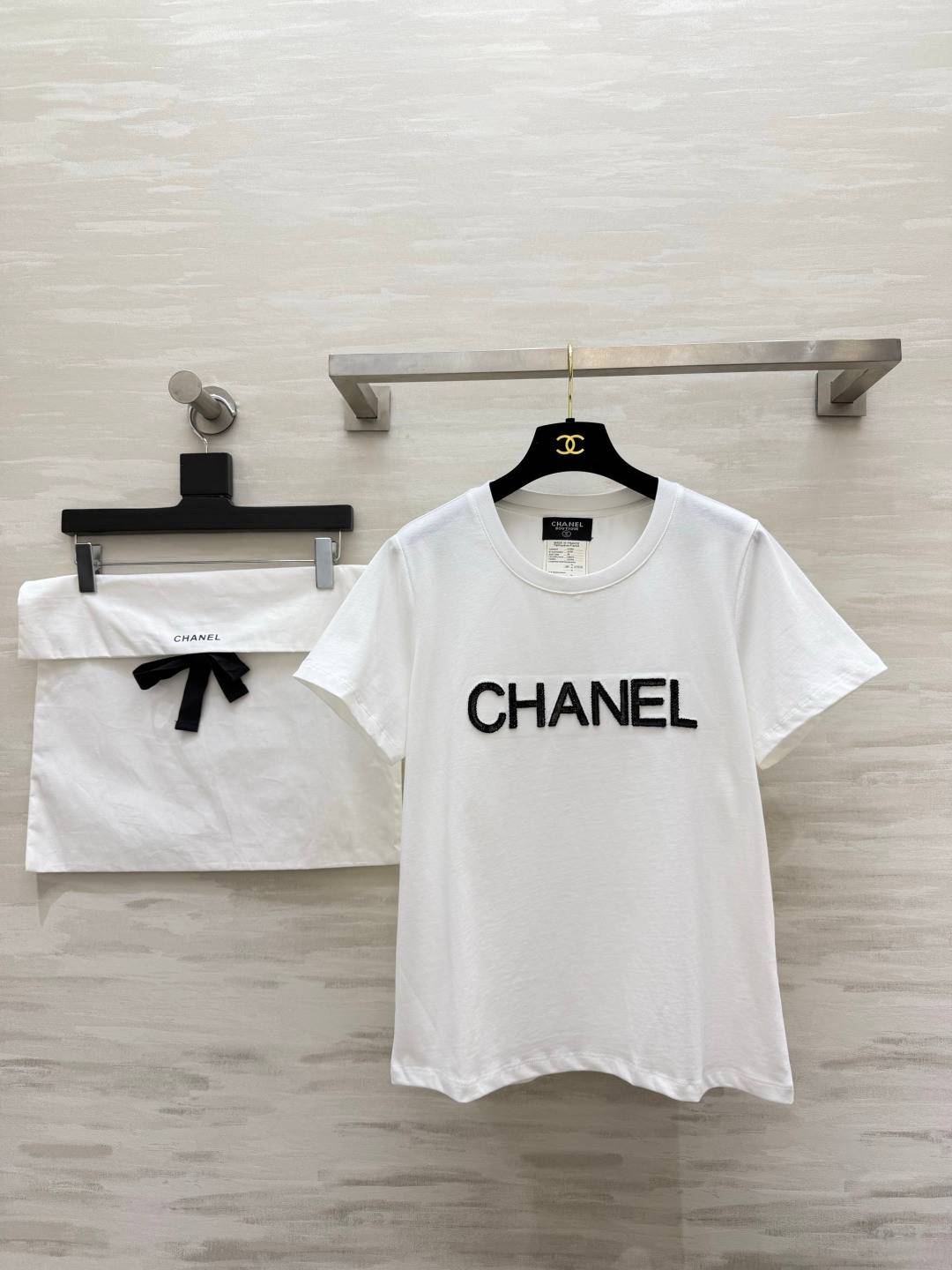 CHANEL シャネル ロゴT シャツ 半袖カットソー 珠片刺繍 クルーネック 高級感 ホワイト