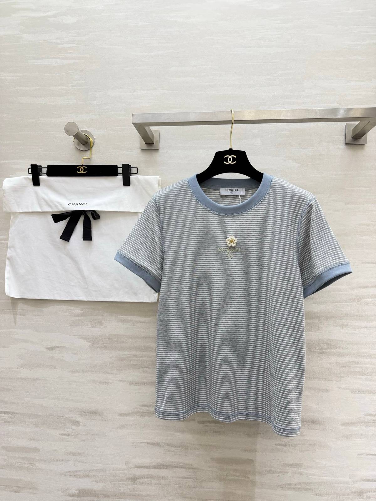CHANEL シャネル 半袖Tシャツ ロゴTシャツ ボーダー クルーネック コットン ラグジュアリー ブルー