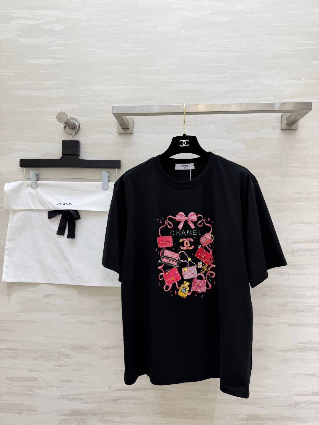 CHANEL シャネル レディースTシャツ ココマーク バッグ柄 スパンコール オーバーサイズ ブラック