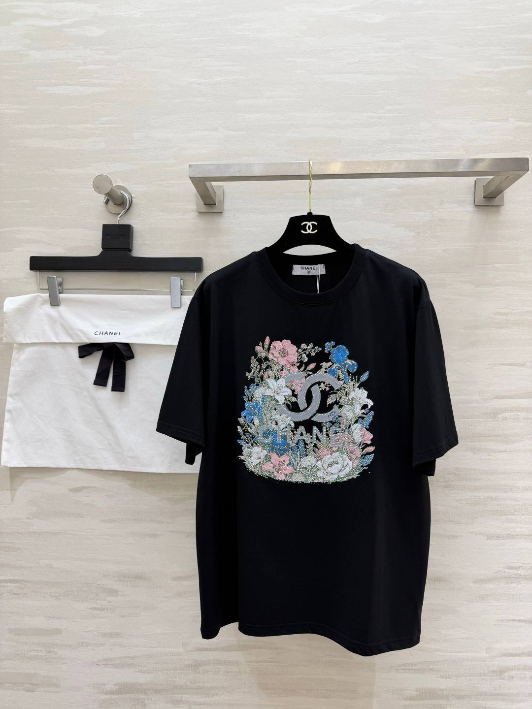 CHANEL シャネル Tシャツ ココマーク フラワー ビーズ オーバーサイズ クルーネック 高級感 ブラック