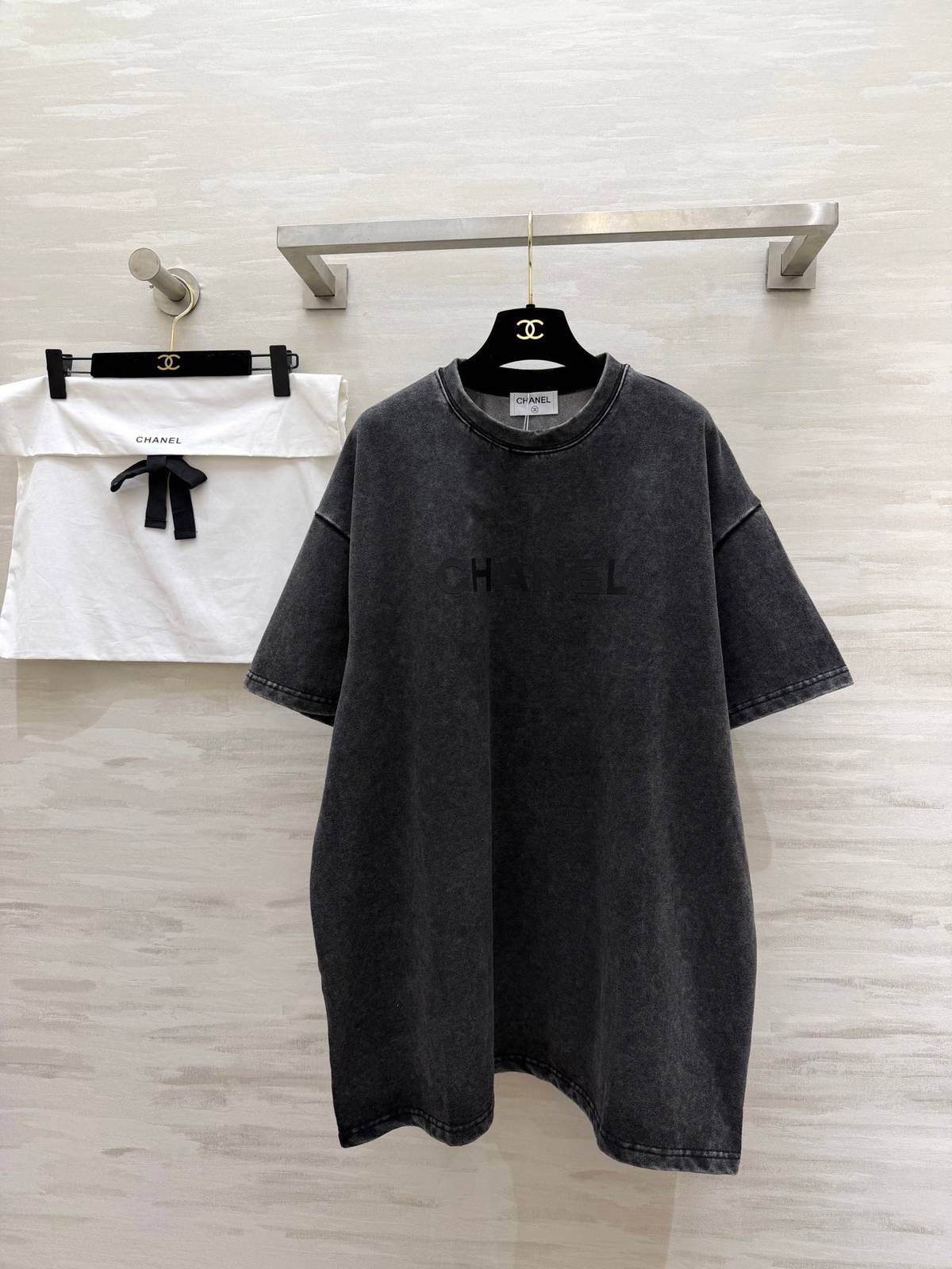 CHANEL シャネル 半袖T シャネルロゴ ヴィンテージ加工 クルーネック オーバーサイズ ダークグレー