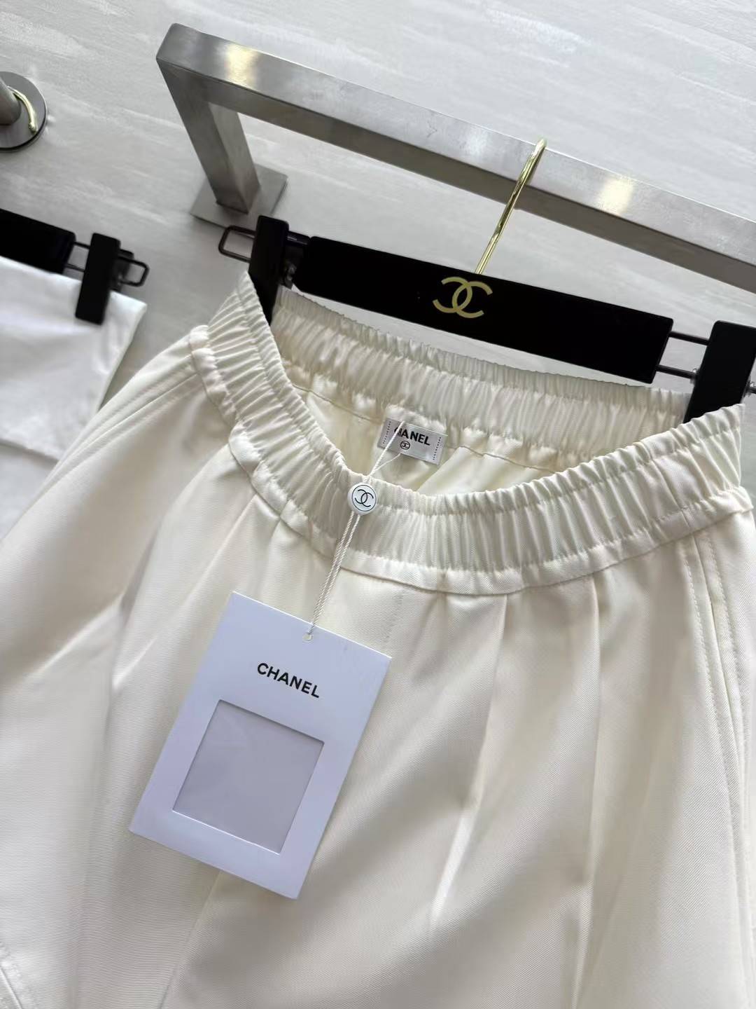 CHANEL シャネル ショートパンツ イタリアンウール 高見え 楽ちん アイボリー