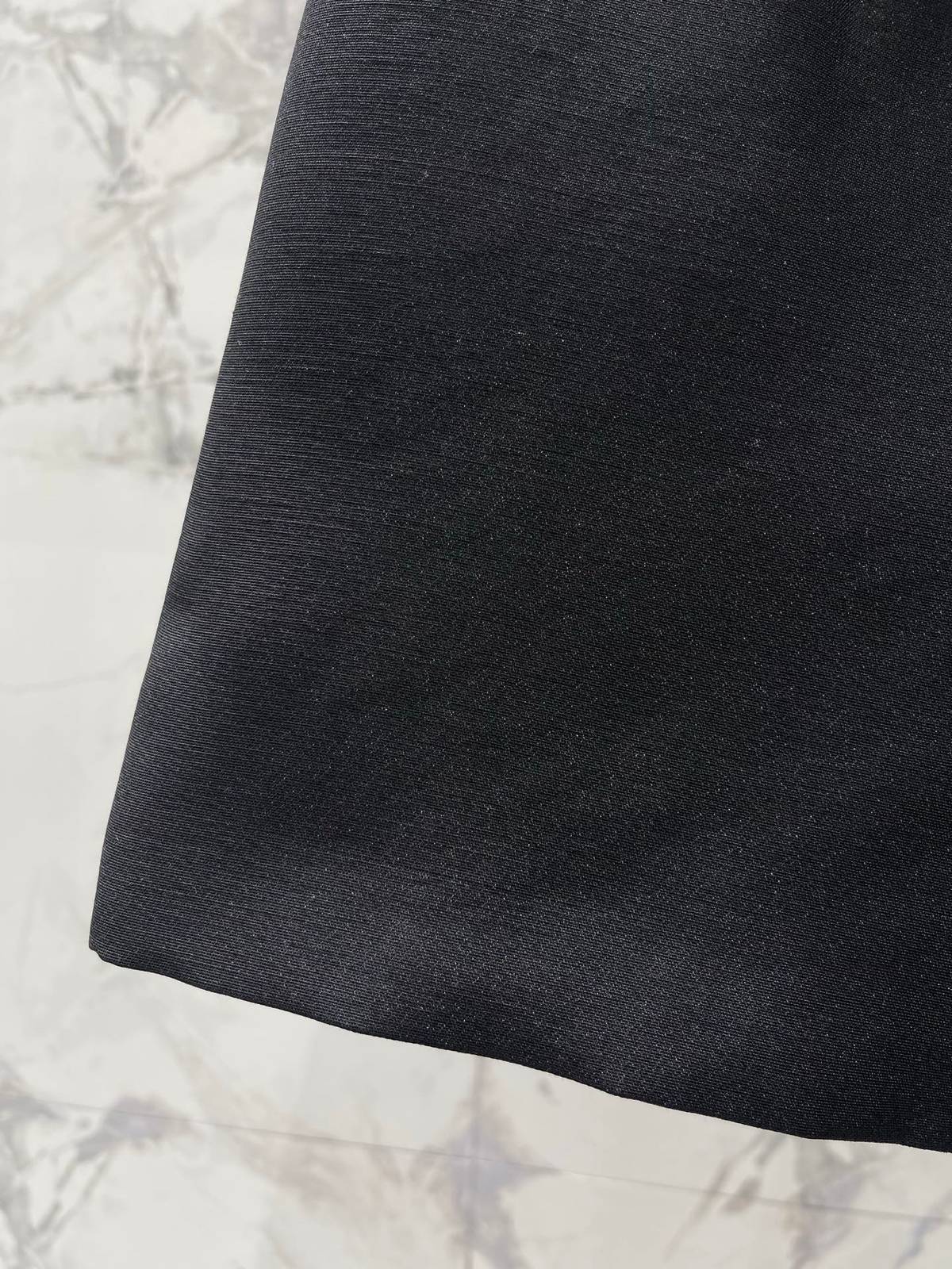 CHANEL シャネル ショーツ 高腰 Aライン ロゴ ブラック