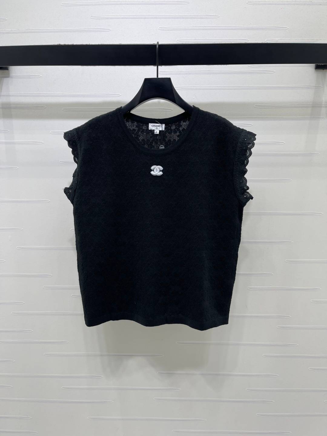 CHANEL シャネル ベスト クルーネック ロゴ ショート丈 ブラック