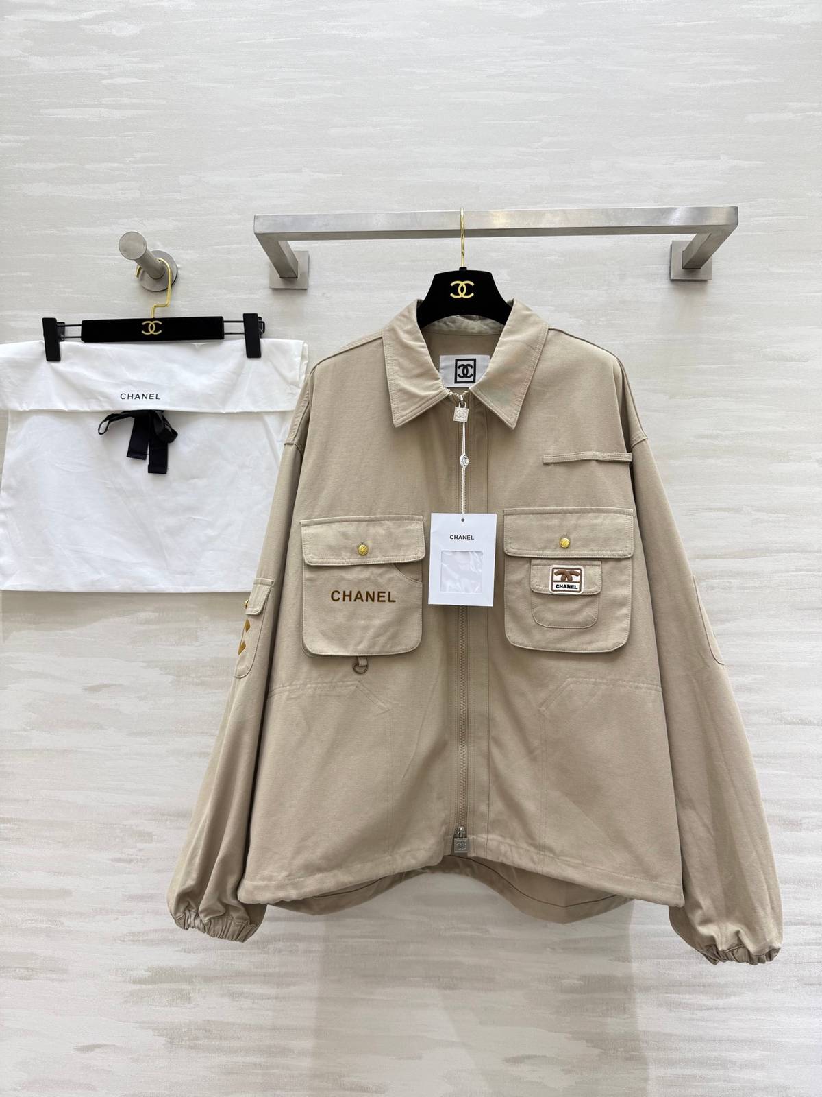 CHANEL シャネル ブルゾン ジップアップ ロゴ レディース ベージュ