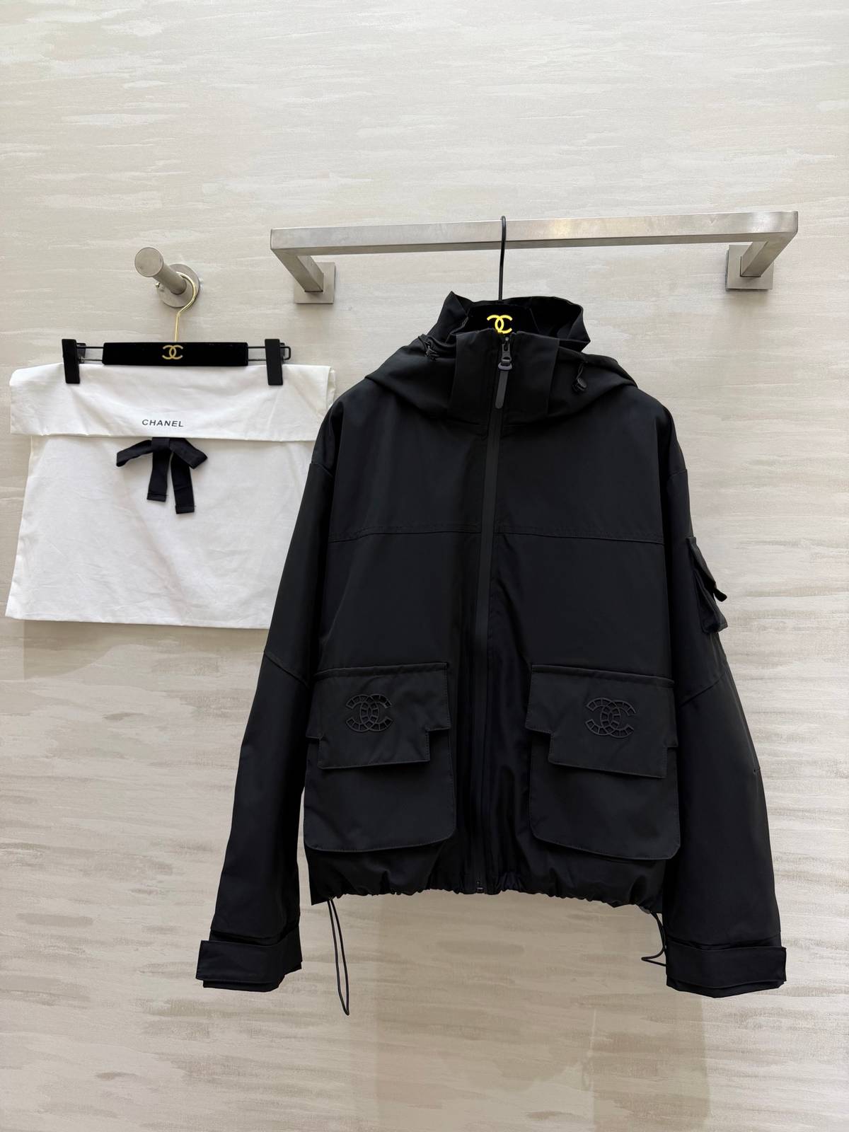 CHANEL シャネル ジャケット ジップアップ ロゴ ショート丈 ブラック