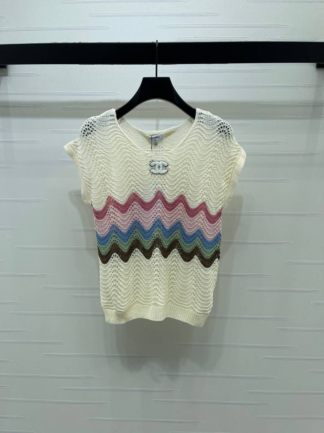 CHANEL シャネル ニット 半袖 クルーネック 波柄刺繍 ロゴ オフホワイト