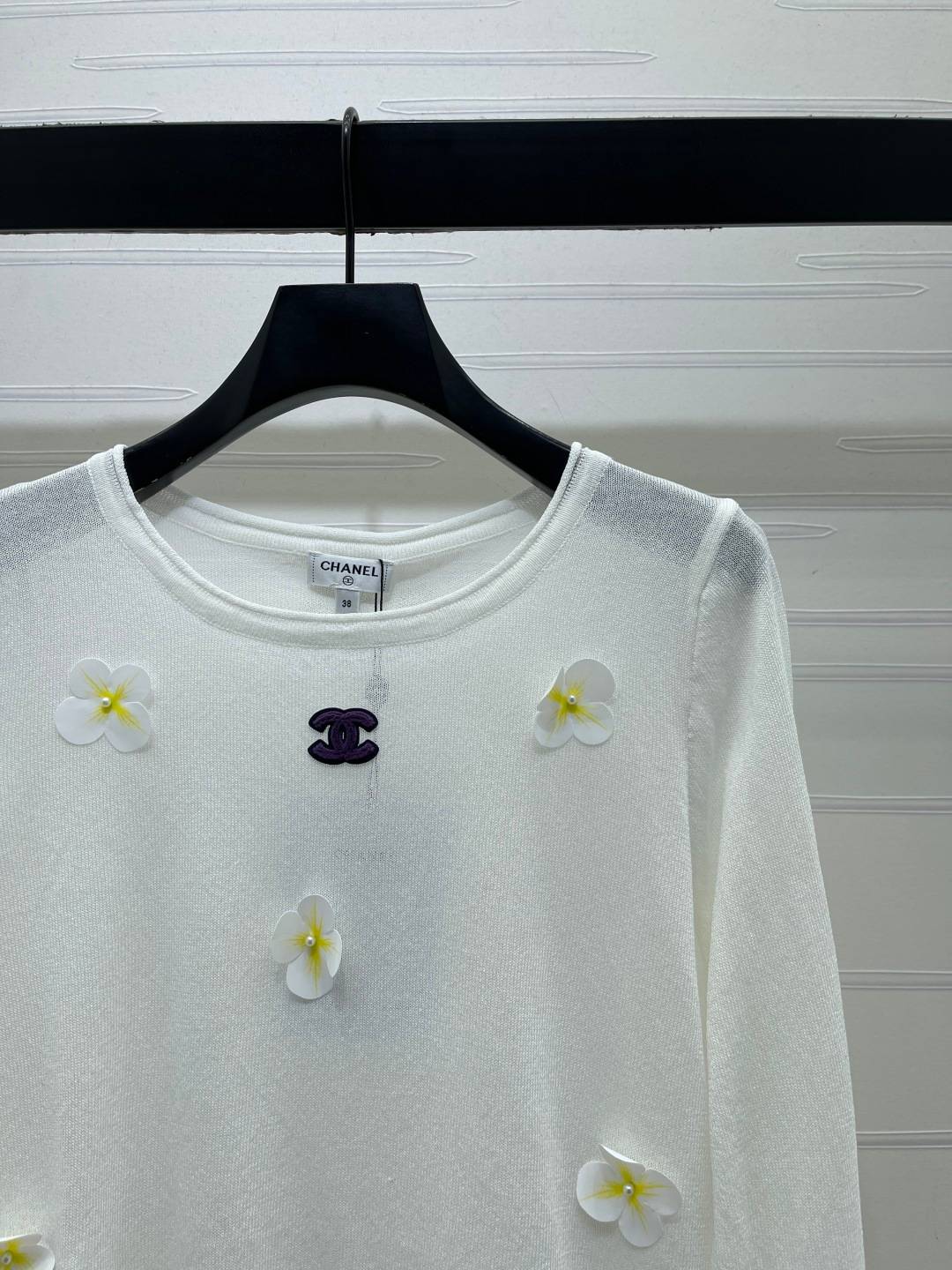 CHANEL シャネル ニット 長袖 クルーネック 立体フラワー ホワイト ラベンダー