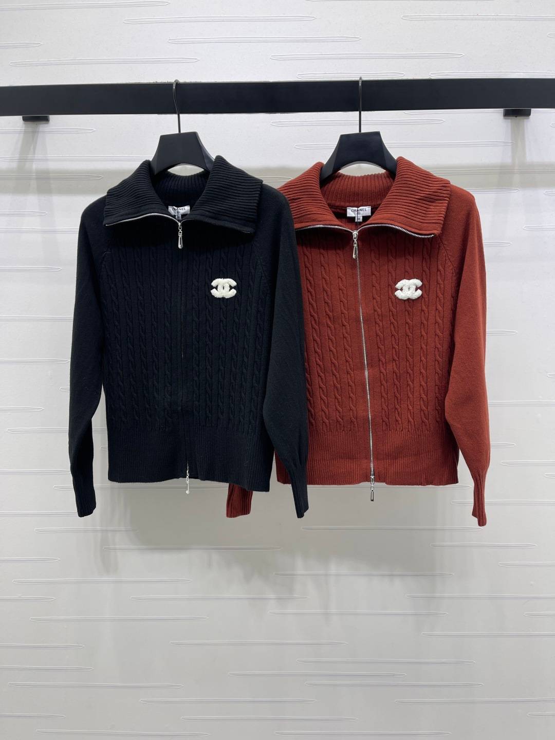 CHANEL シャネル ニットカーディガン 長袖 立襟 ジッパー ブラック レッド