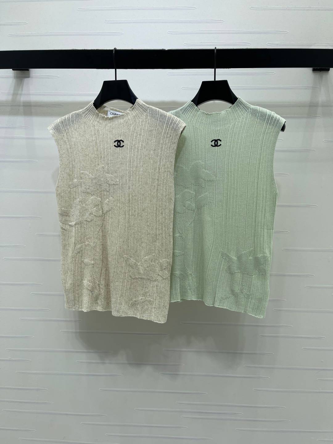 CHANEL シャネル ニットベスト クルーネック 刺繍 ノースリーブ ベージュ ミント