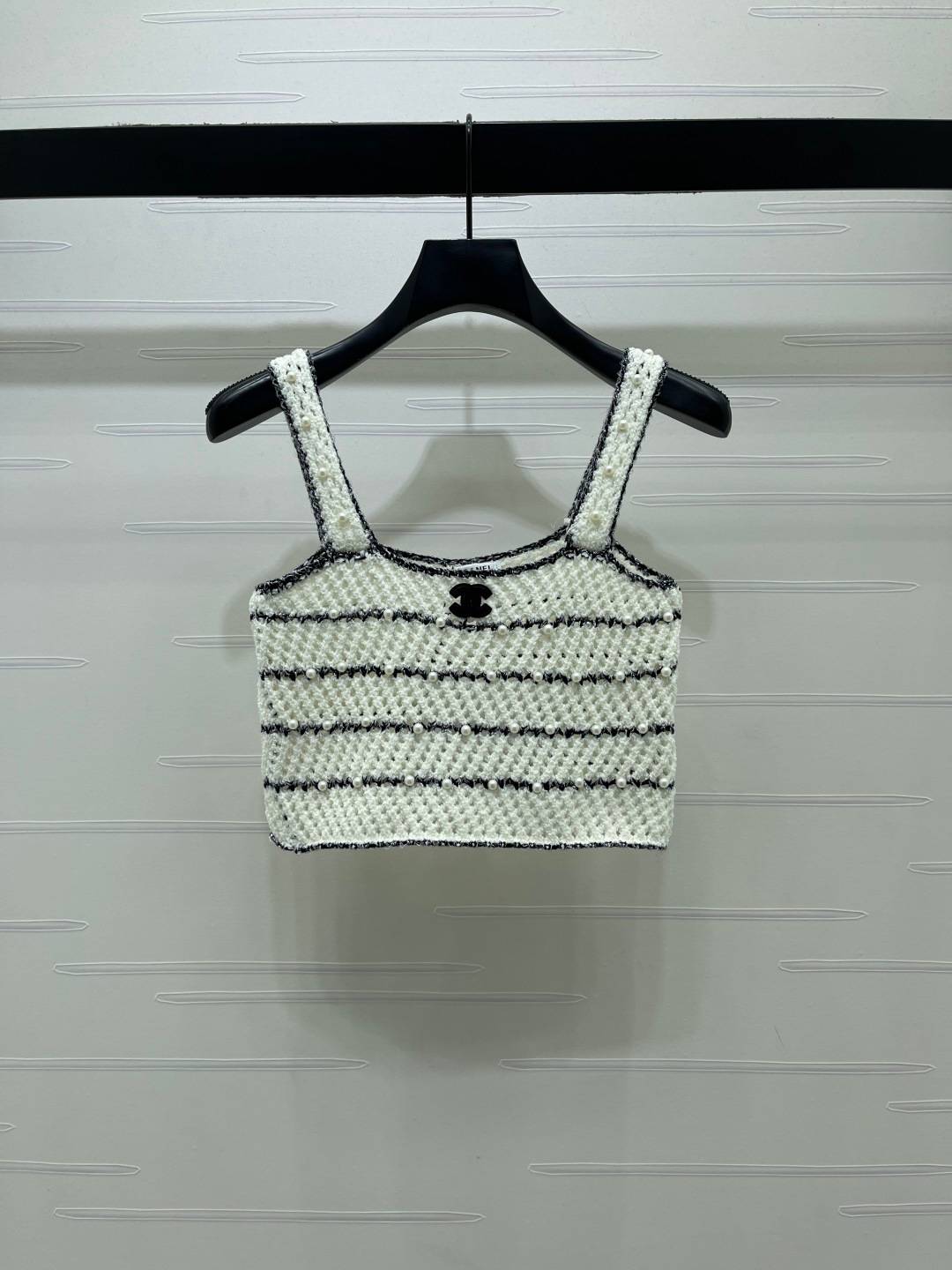 CHANEL シャネル ニットベスト ノースリーブ ショート丈 ロゴ 白黒