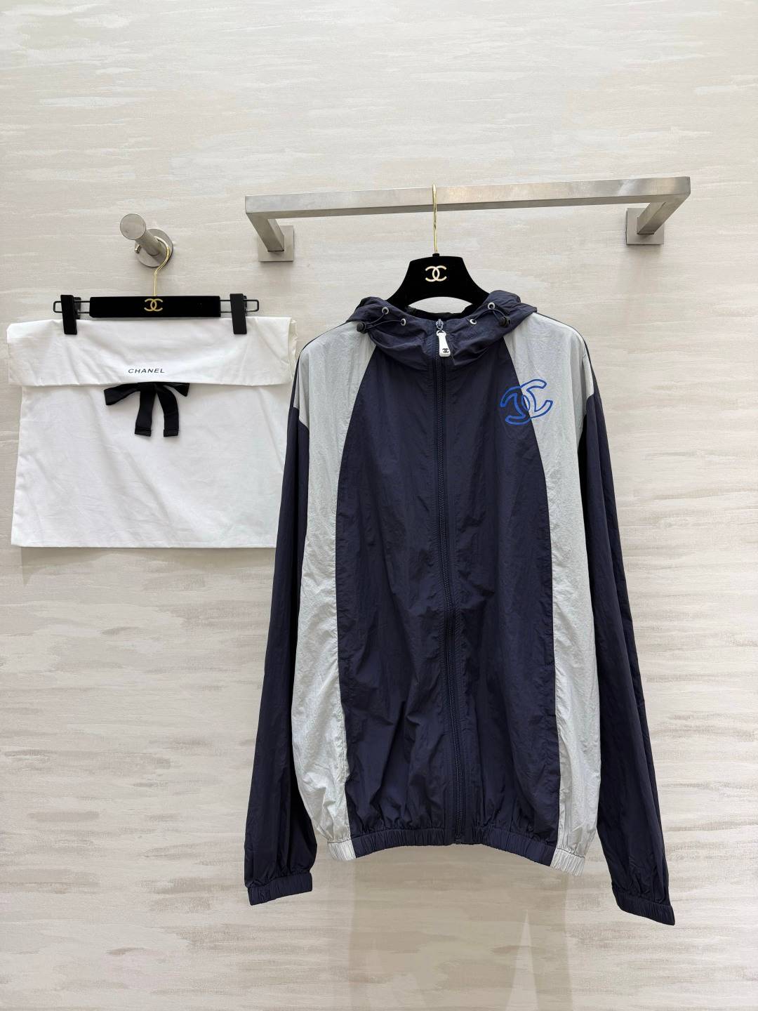 CHANEL シャネル ジップアップジャケット フード ロゴ ネイビー