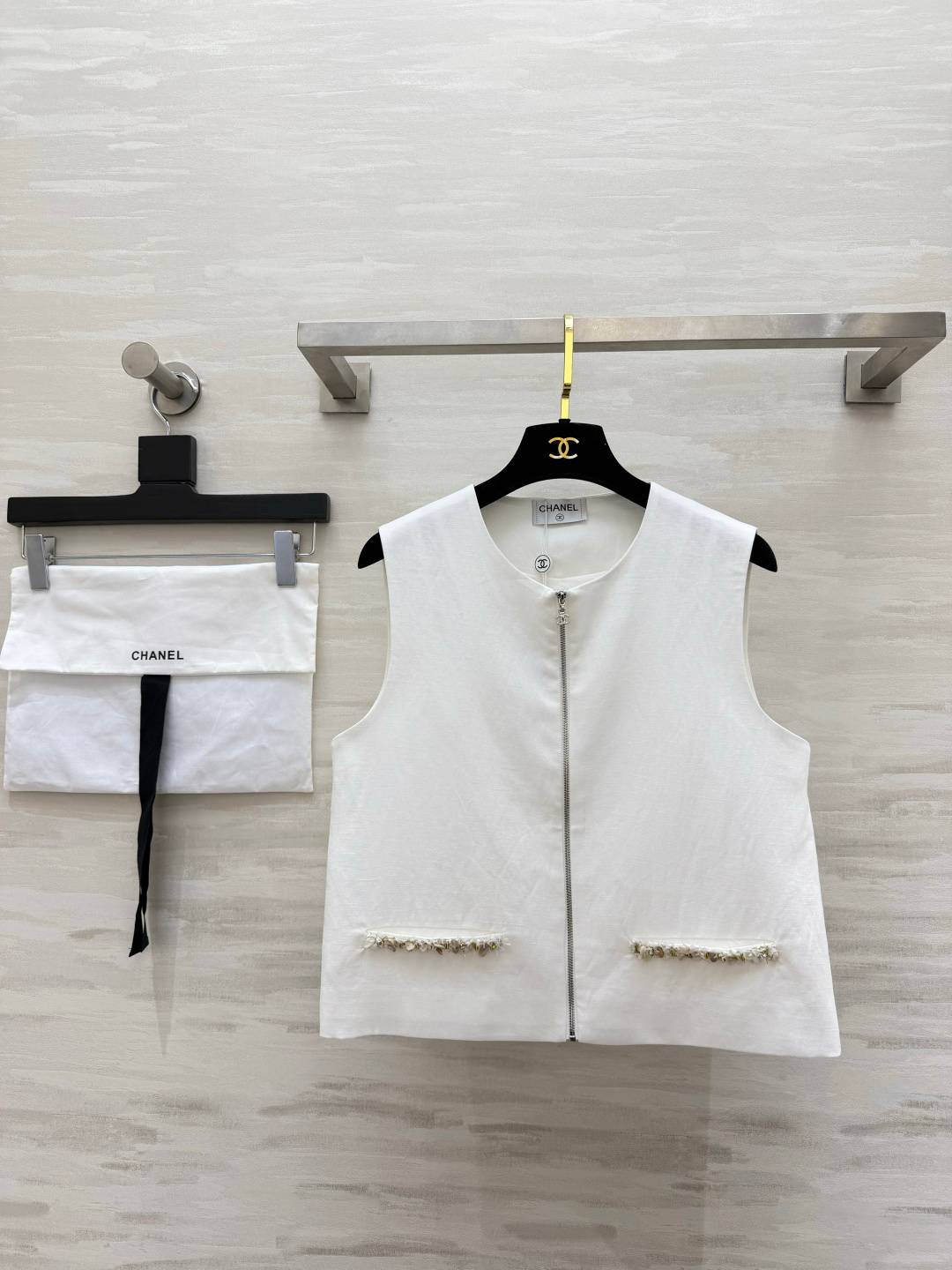 CHANEL シャネル ベスト クルーネック 前開き ホワイト