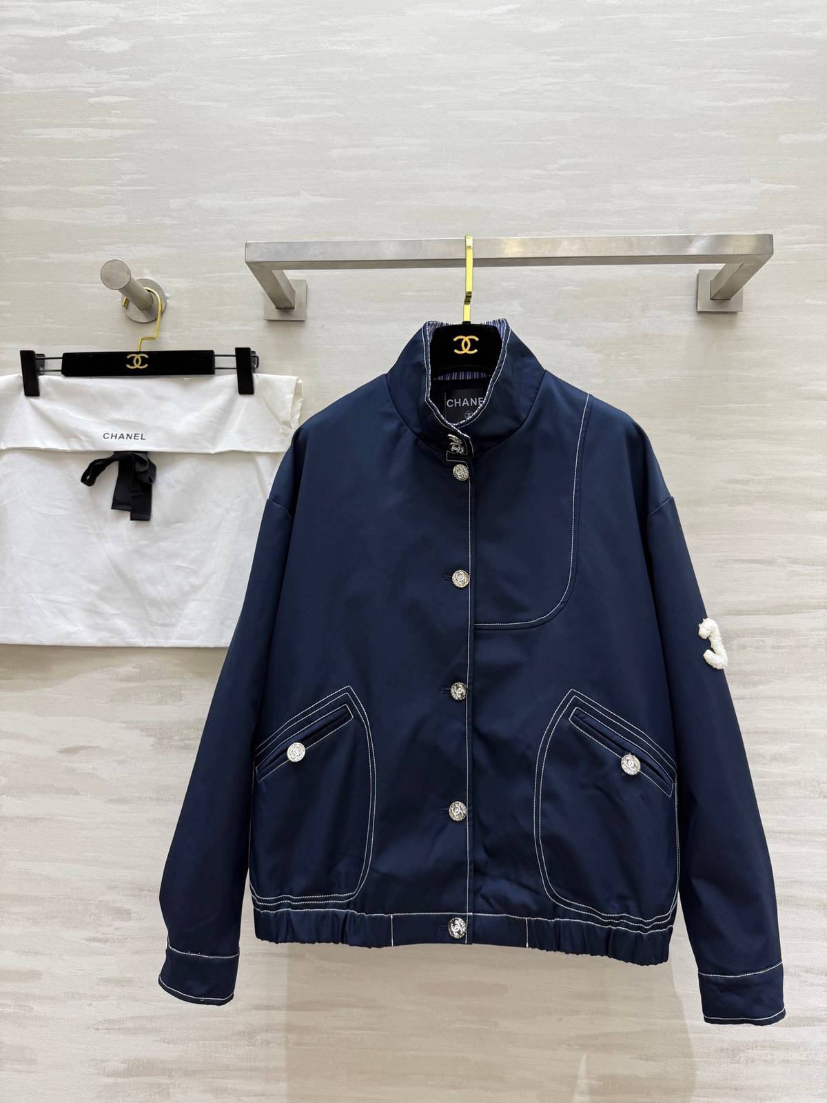 CHANEL シャネル ジャケット ショート丈 ボタン レディース ネイビー