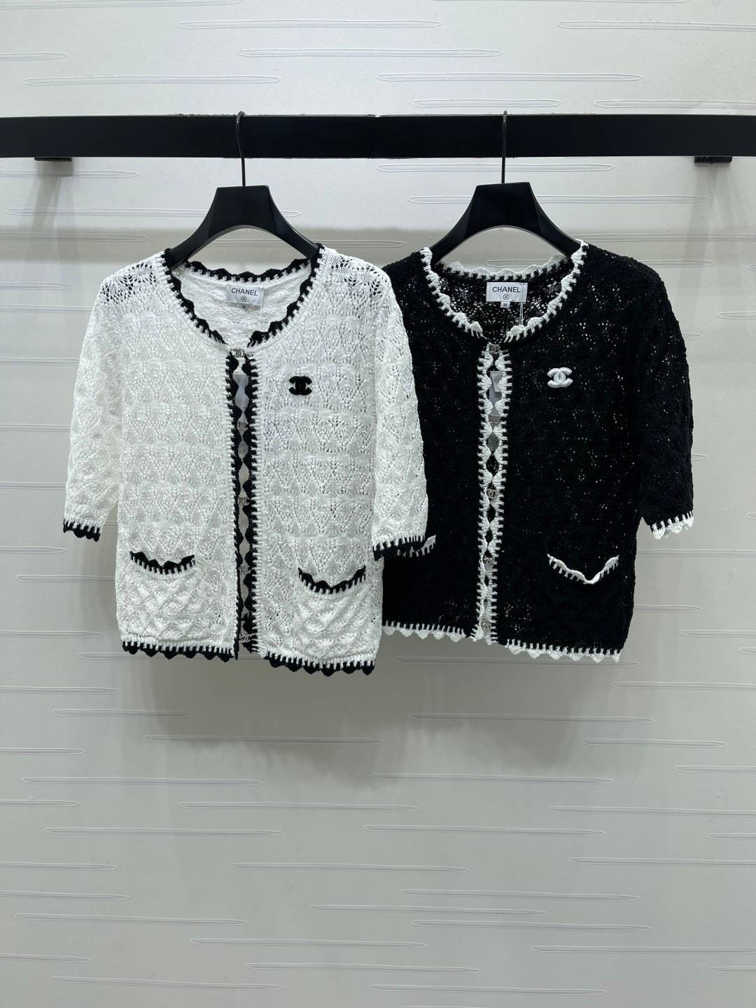 CHANEL シャネル カーディガン 七分袖 クルーネック レース風 ホワイト ブラック