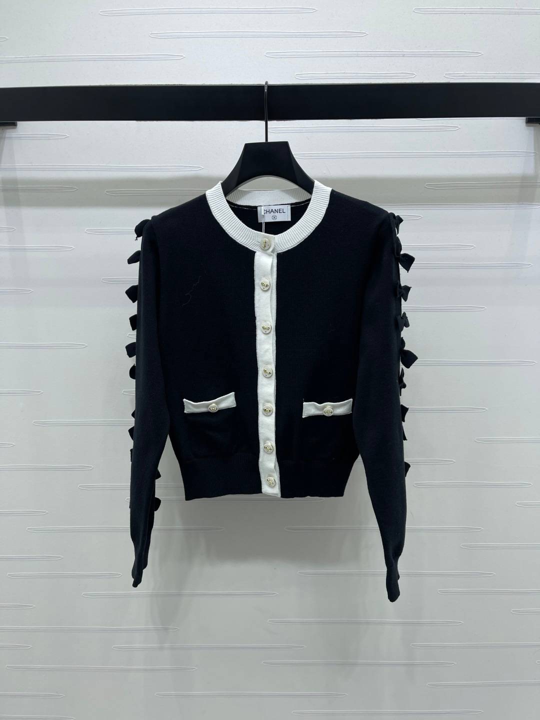 CHANEL シャネル ニットカーディガン 長袖 クルーネック ボタン ブラック