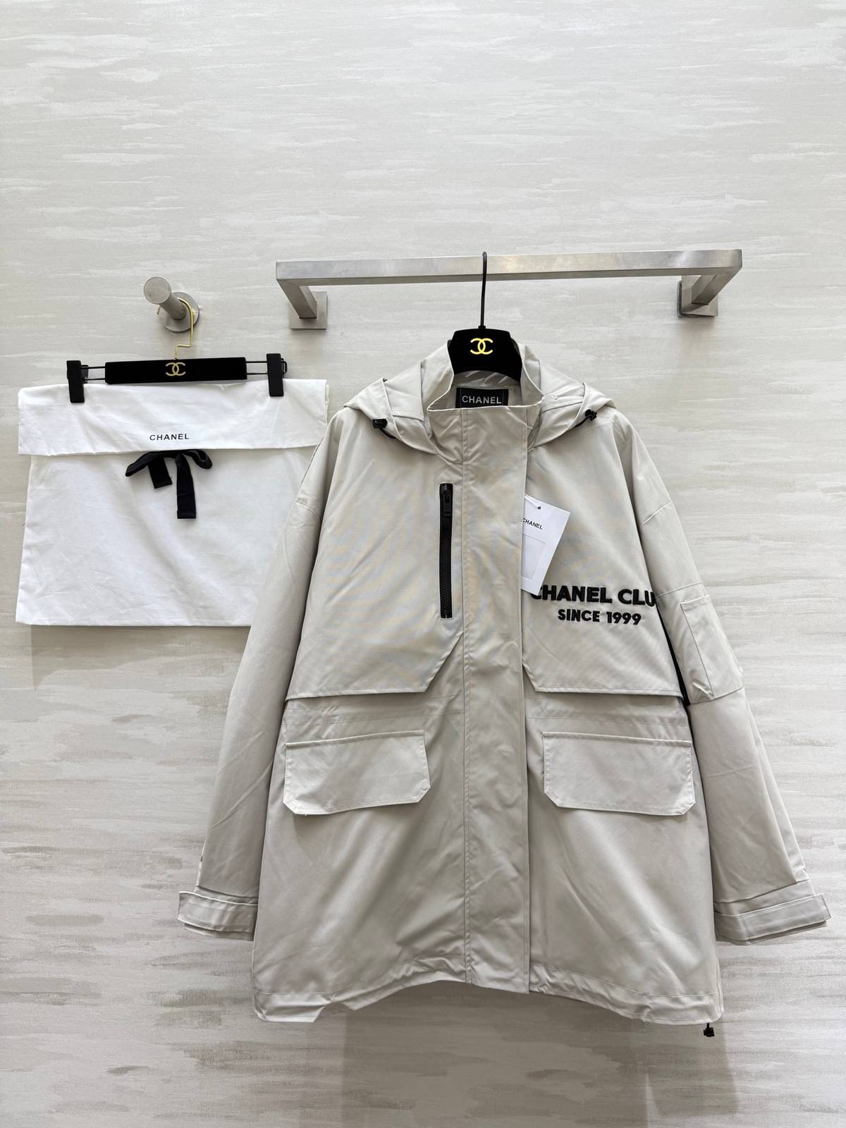 CHANEL シャネル ブルゾン ジップアップ ロゴ ベージュ