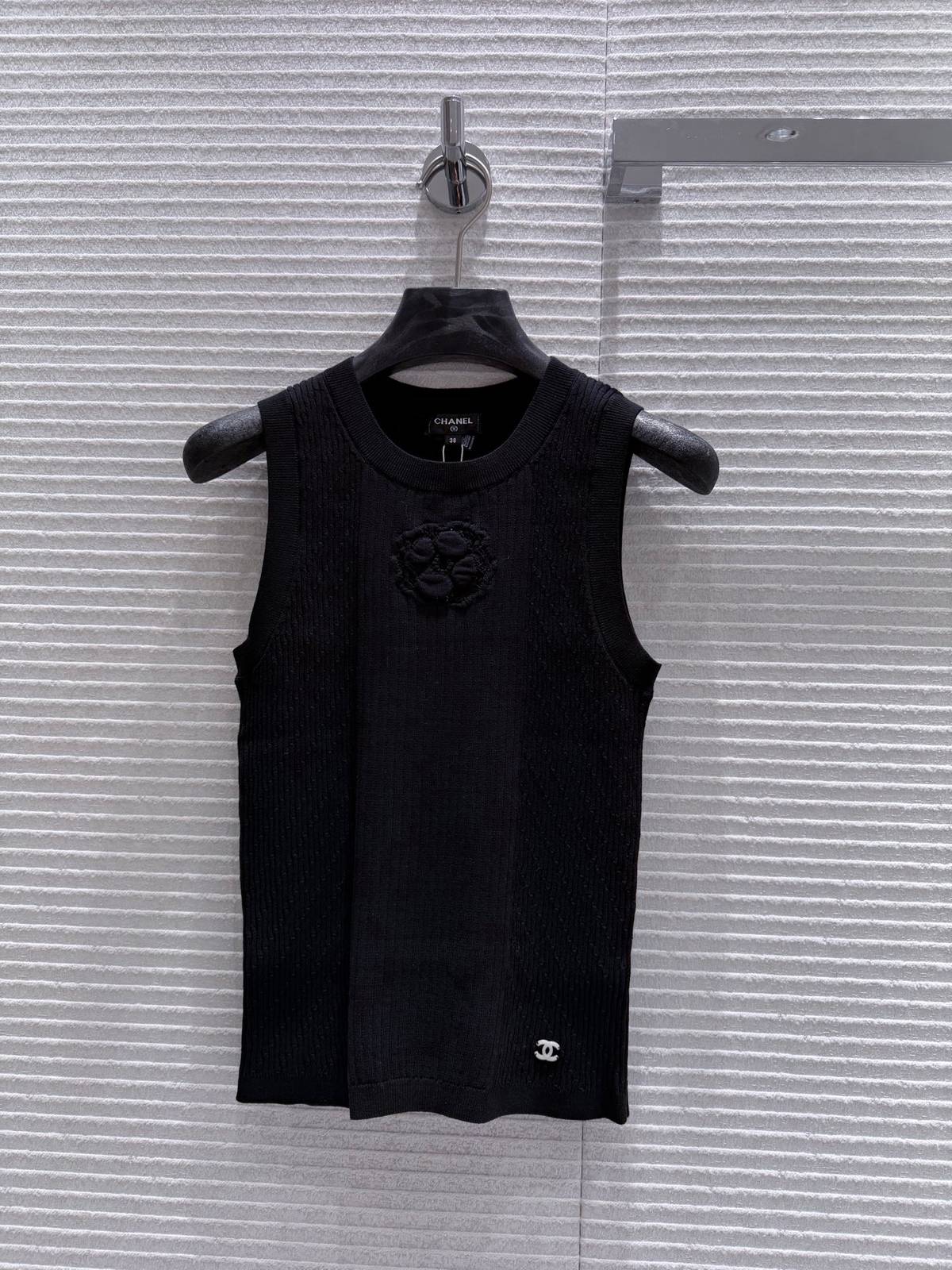 CHANEL シャネル ベスト クルーネック ロゴ 刺繍 ブラック