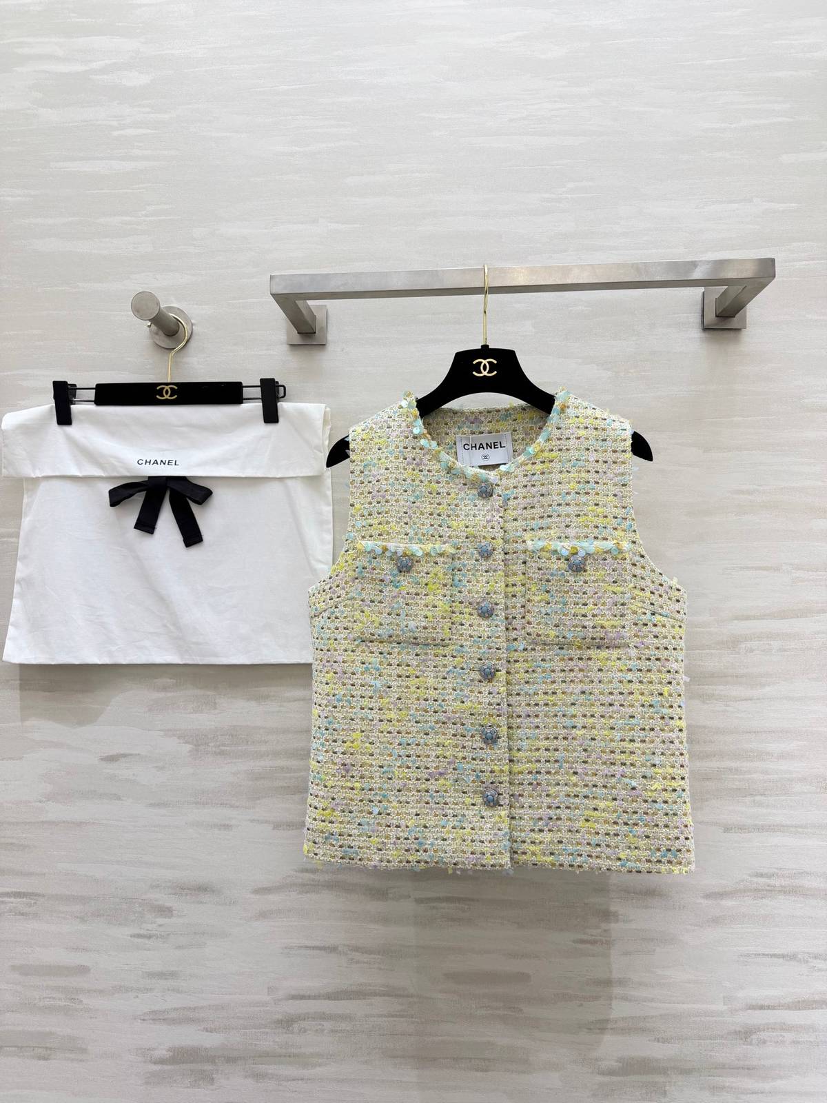 CHANEL シャネル ツイードベスト クルーネック 前開き レイヤード ライトイエローミックス