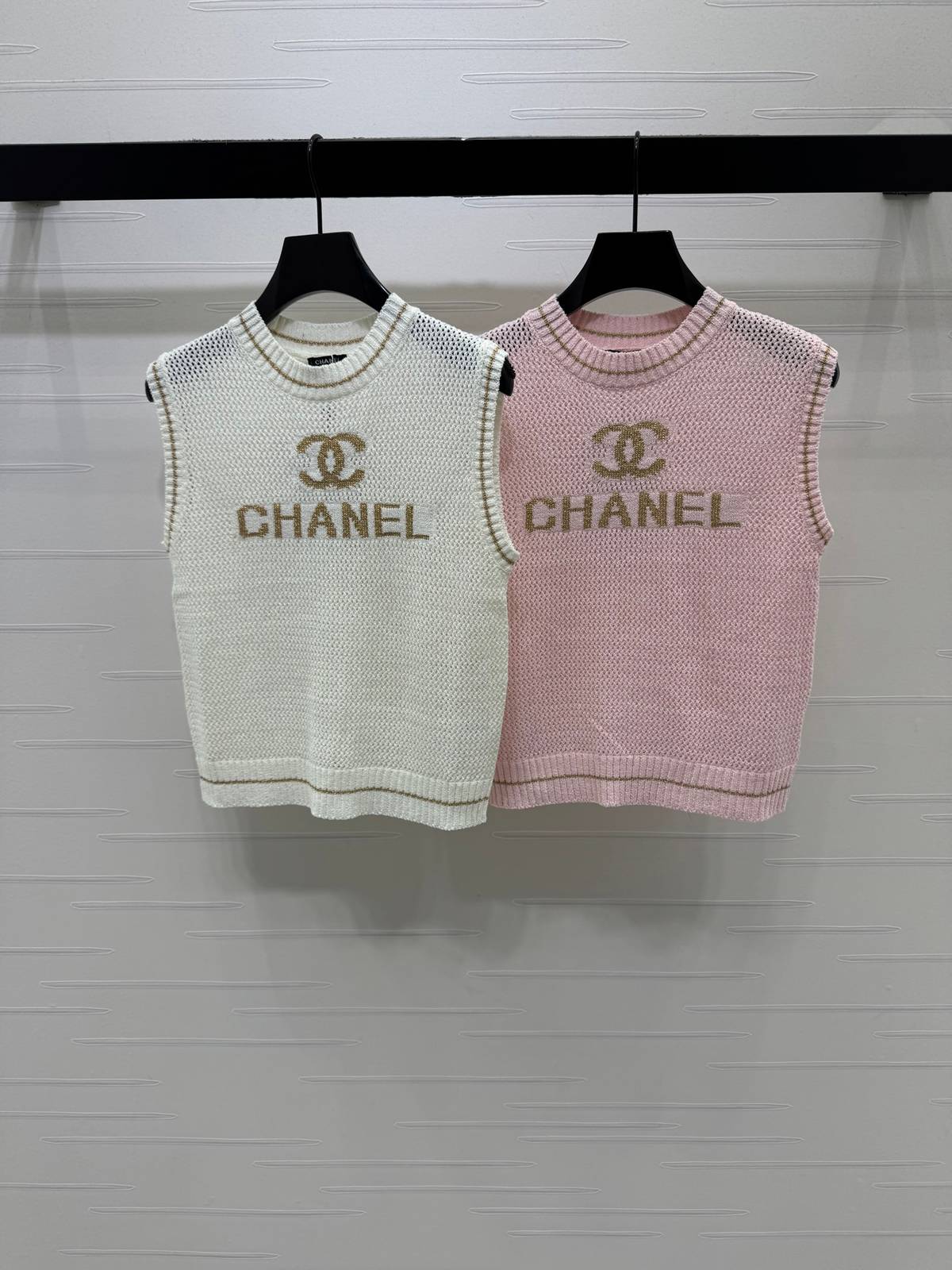CHANEL シャネル 編みベスト クルーネック ロゴ レディース ホワイト ピンク