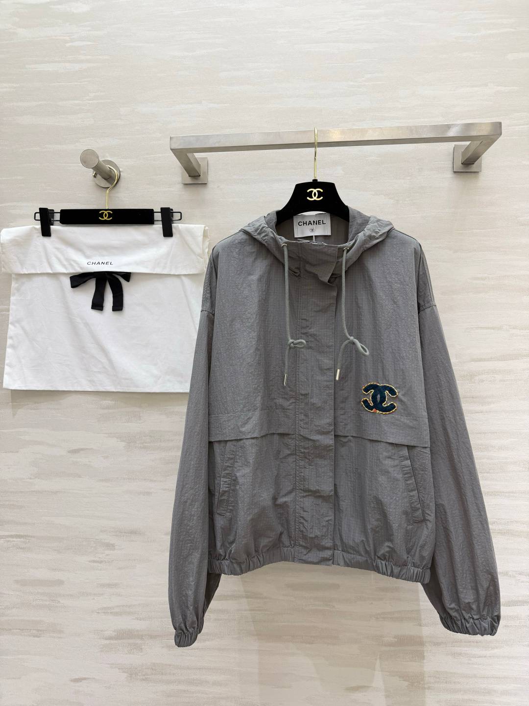 CHANEL シャネル ブルゾン ロゴ レディース グレー