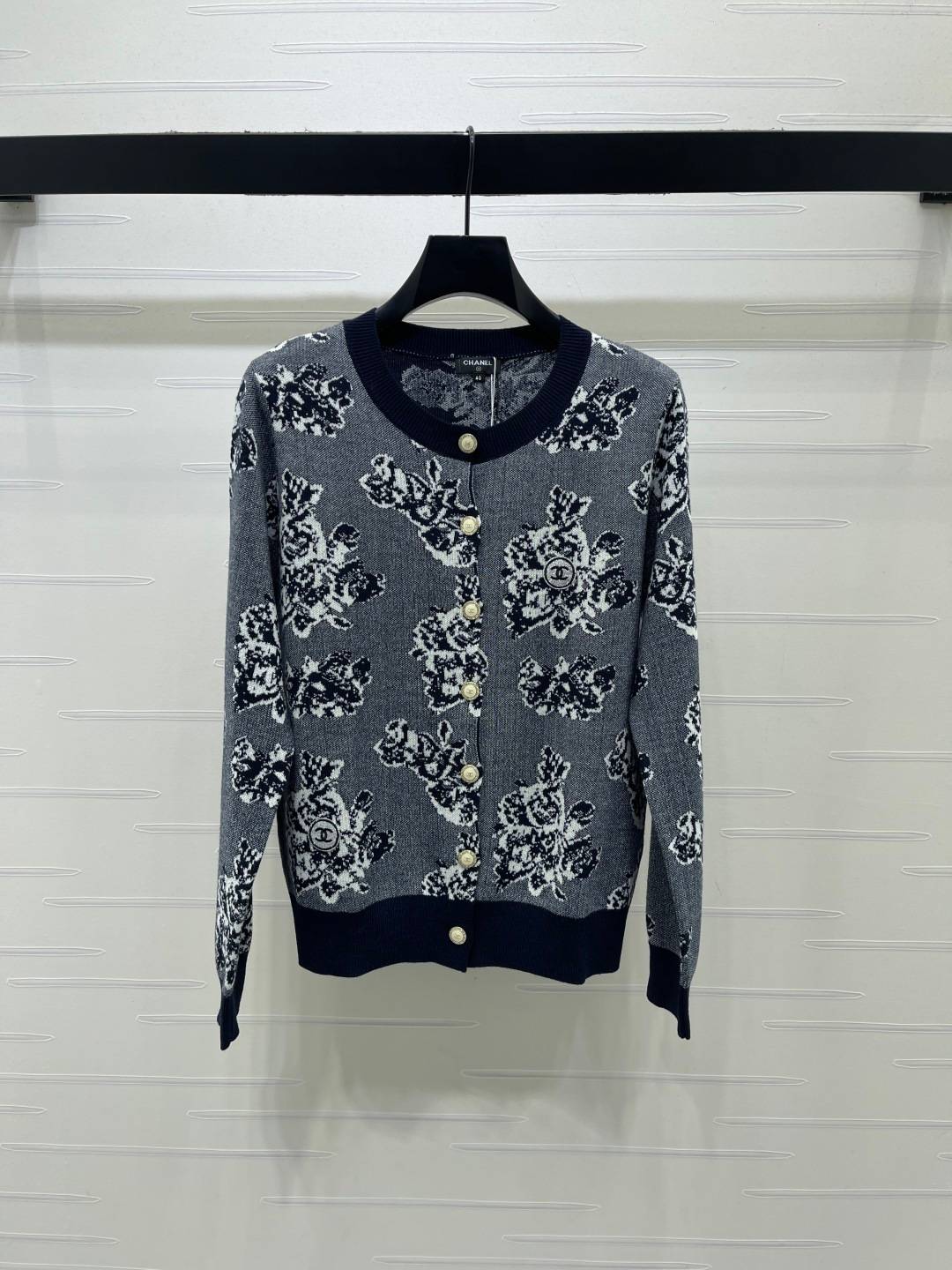 CHANEL シャネル カードガン 長袖 クルーネック ボタン グレー