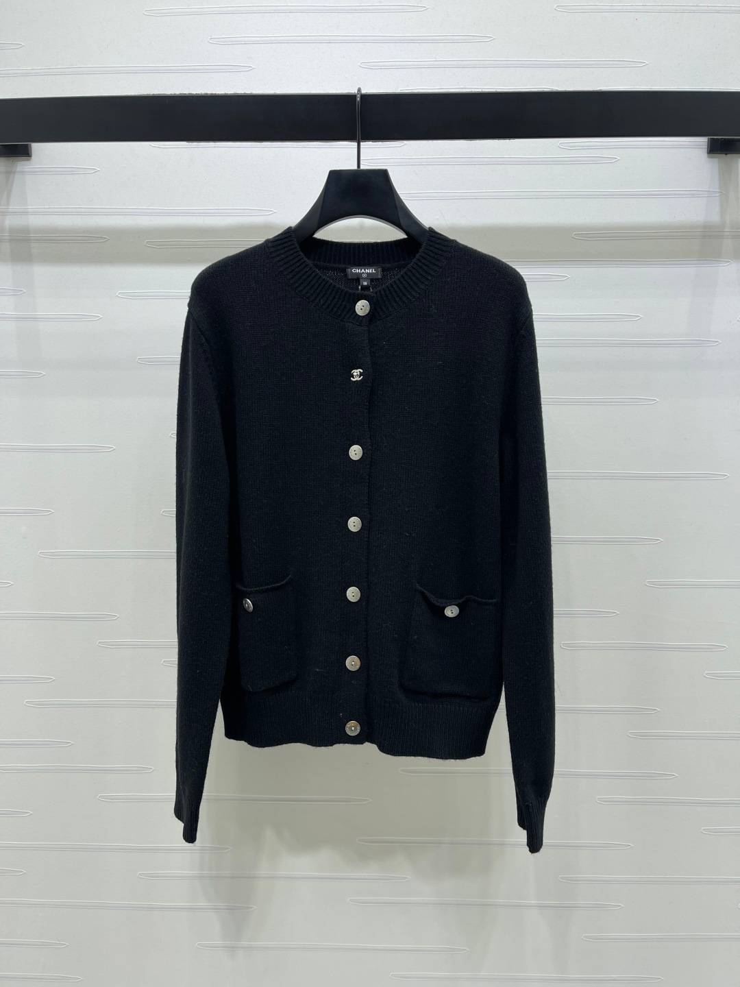 CHANEL シャネル ニットカーディガン 長袖 クルーネック ボタン ブラック