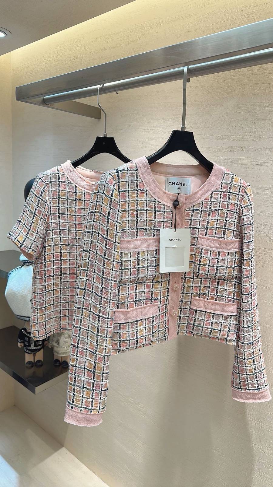 CHANEL シャネル ニットカーディガン 長袖 ショート丈 クルーネック ピンク