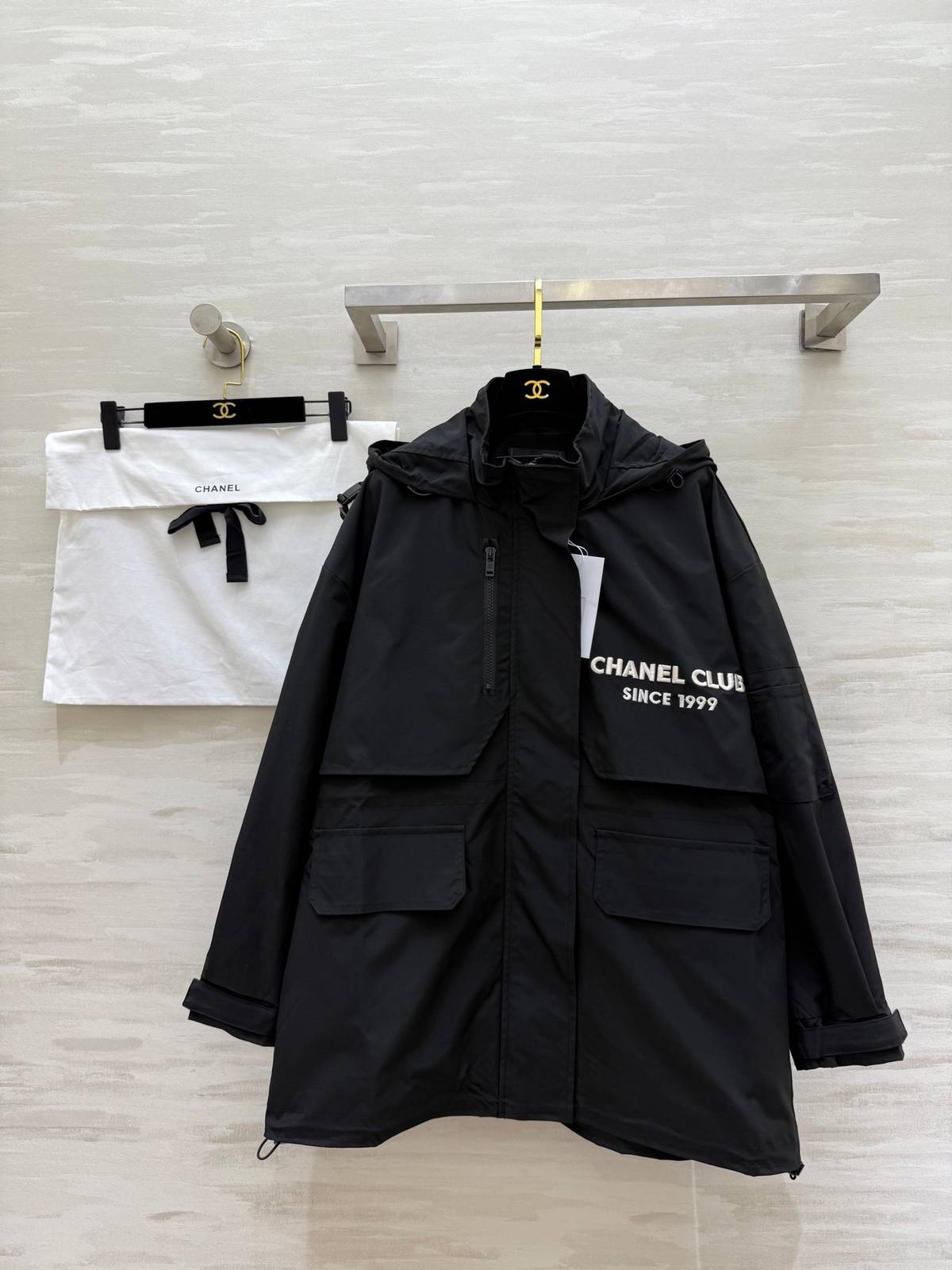 CHANEL シャネル ジップアップジャケット フード付き ロゴ ブラック