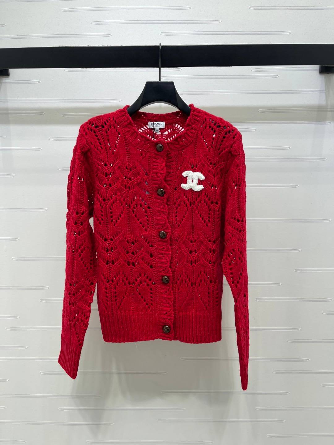CHANEL シャネル ニットカーディガン ボタン クルーネック レディース レッド
