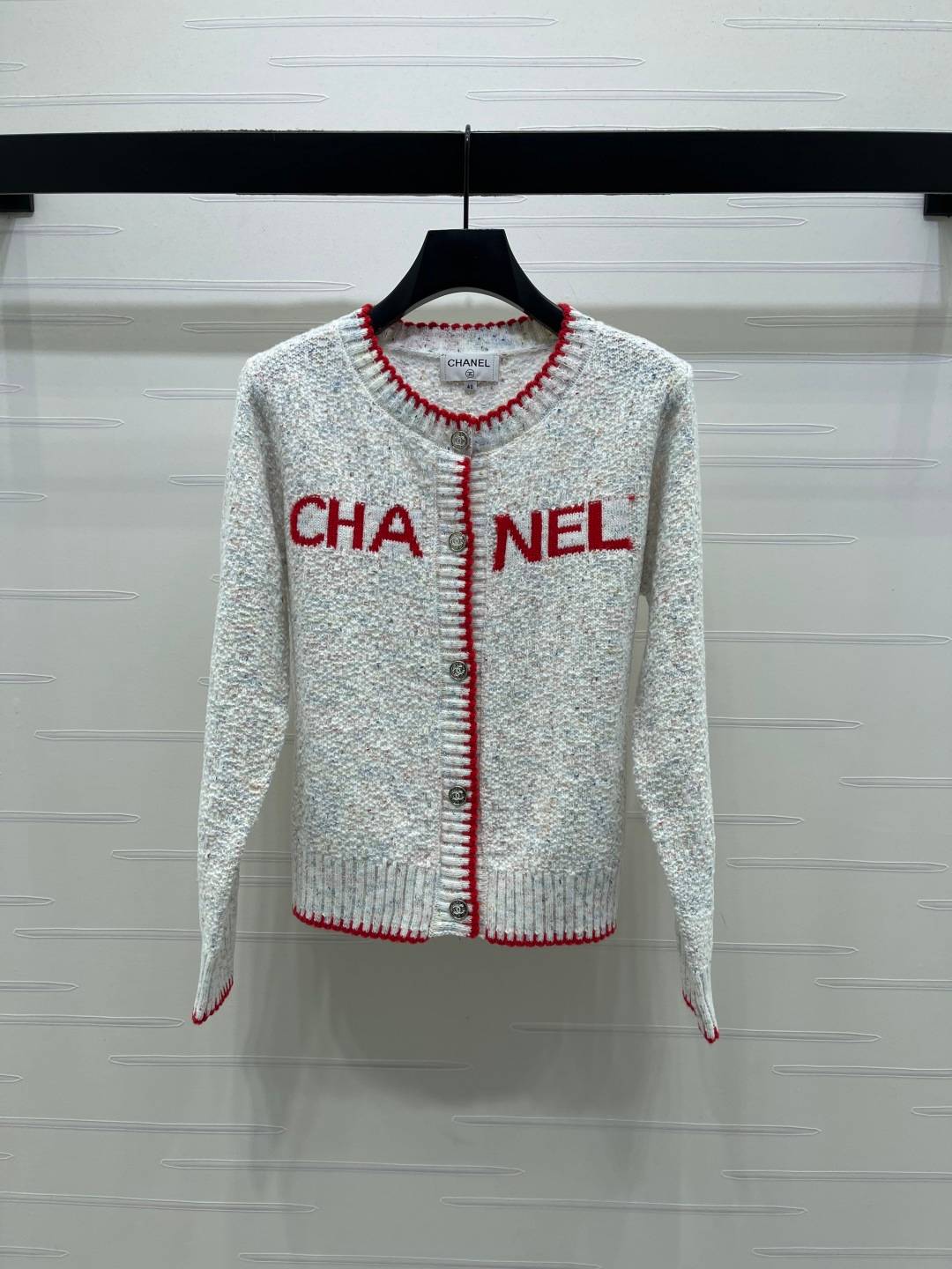 CHANEL シャネル ニットカーディガン クルーネック ボタン レディース ホワイト