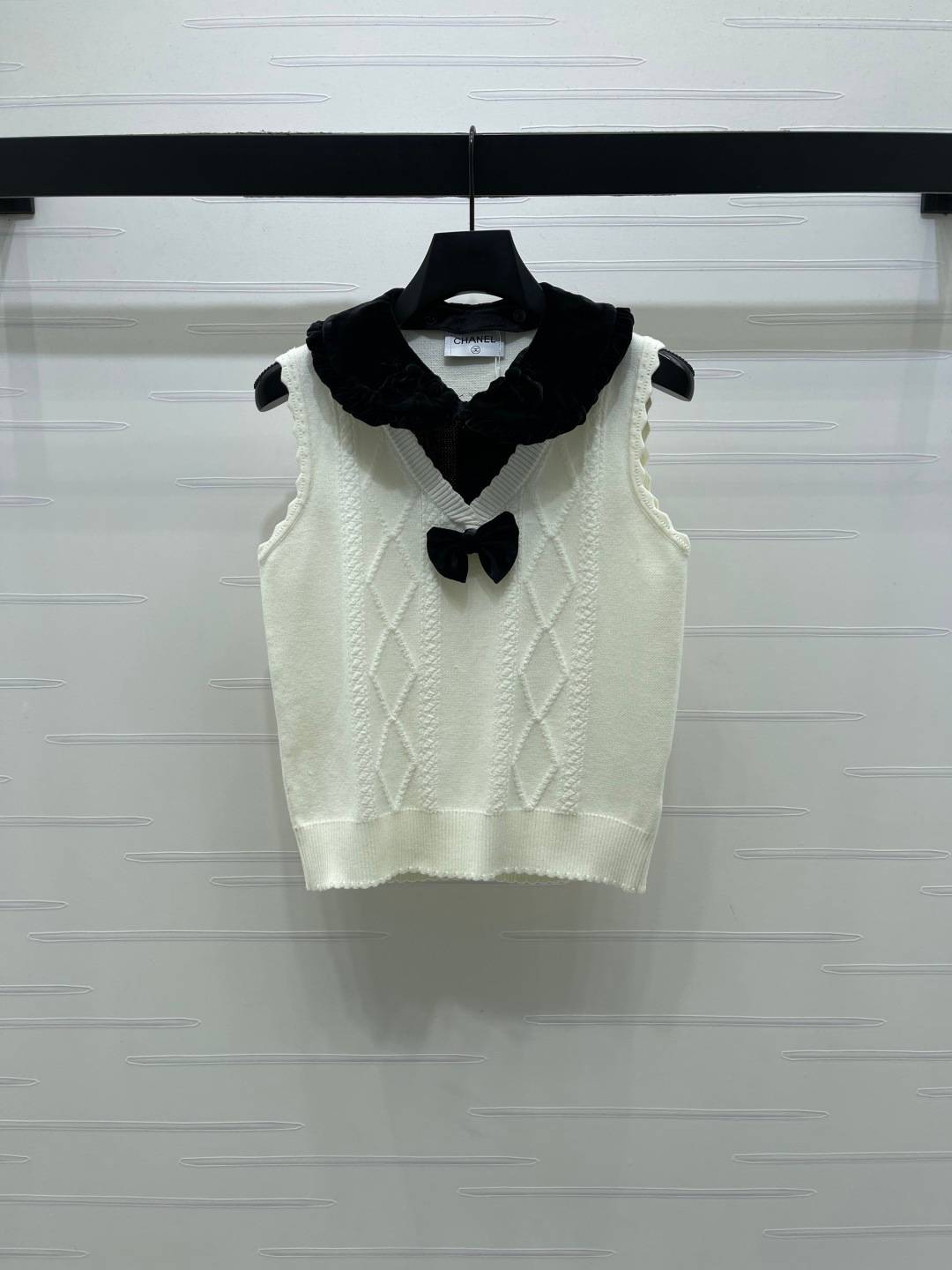 CHANEL シャネル ベスト Vネック ショート丈 ニット ホワイト