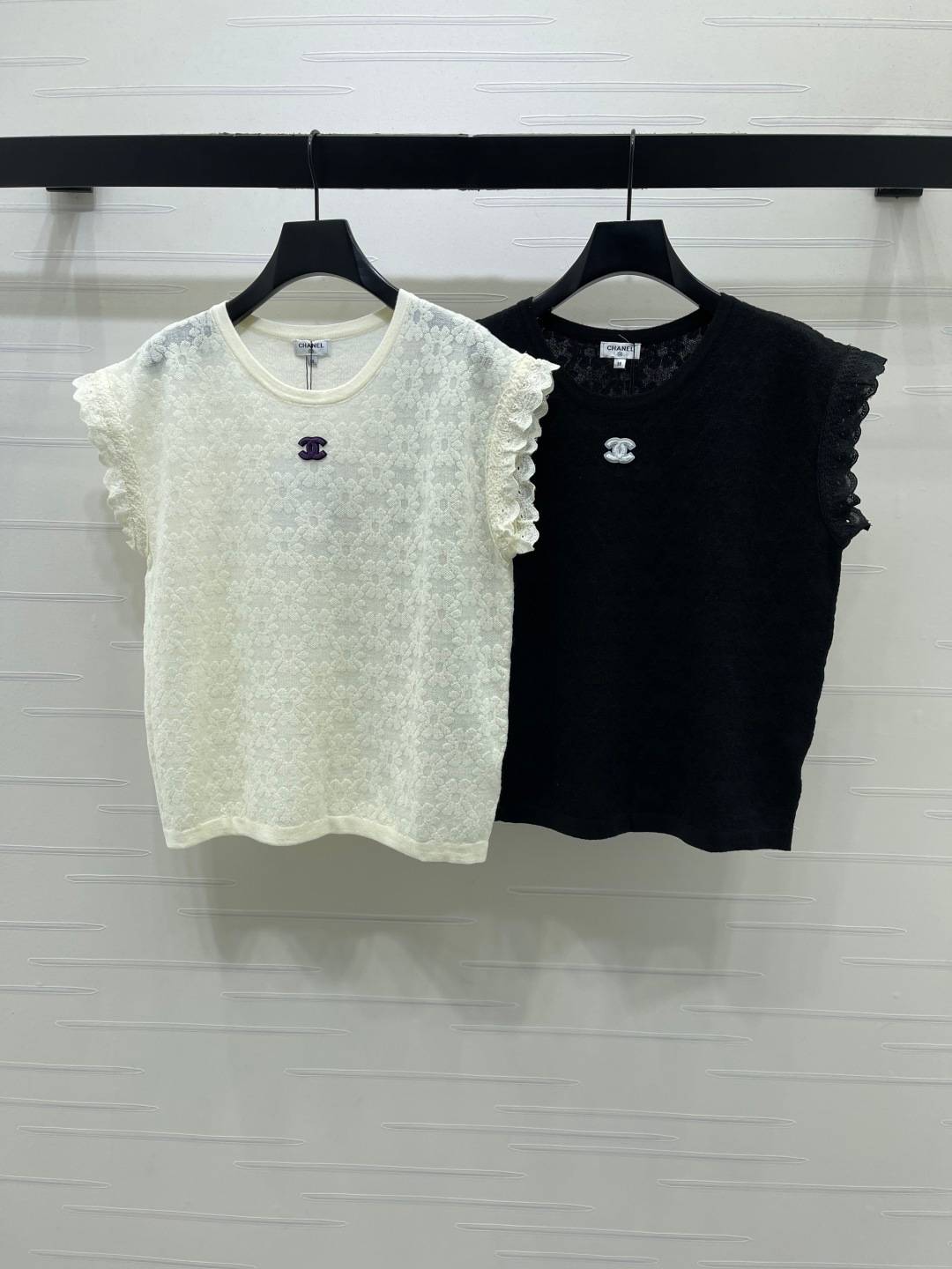 CHANEL シャネル ベスト クルーネック ロゴ レディース ブラック ベージュ