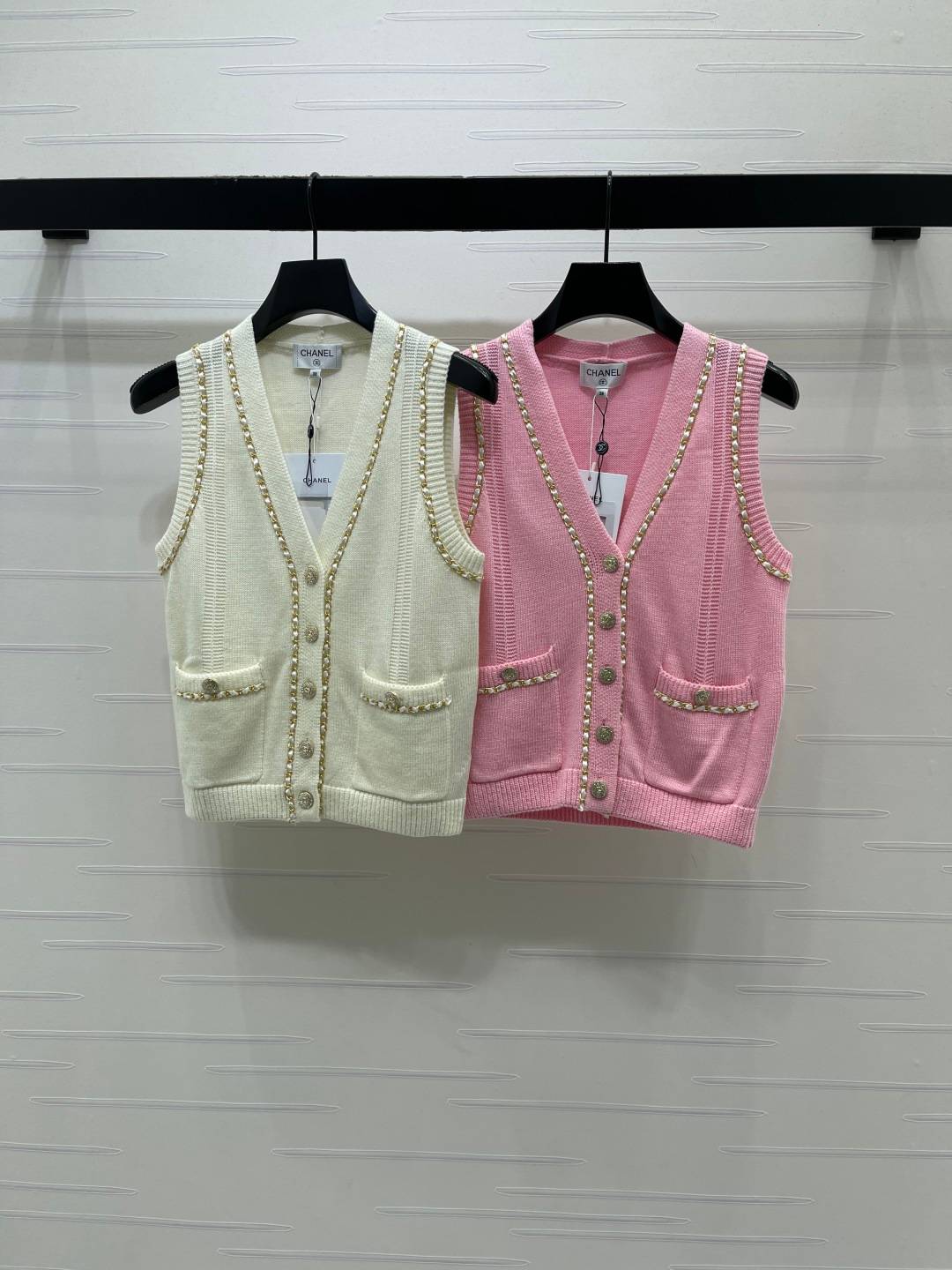 CHANEL シャネル ベスト Vネック 前開き ベージュ ピンク