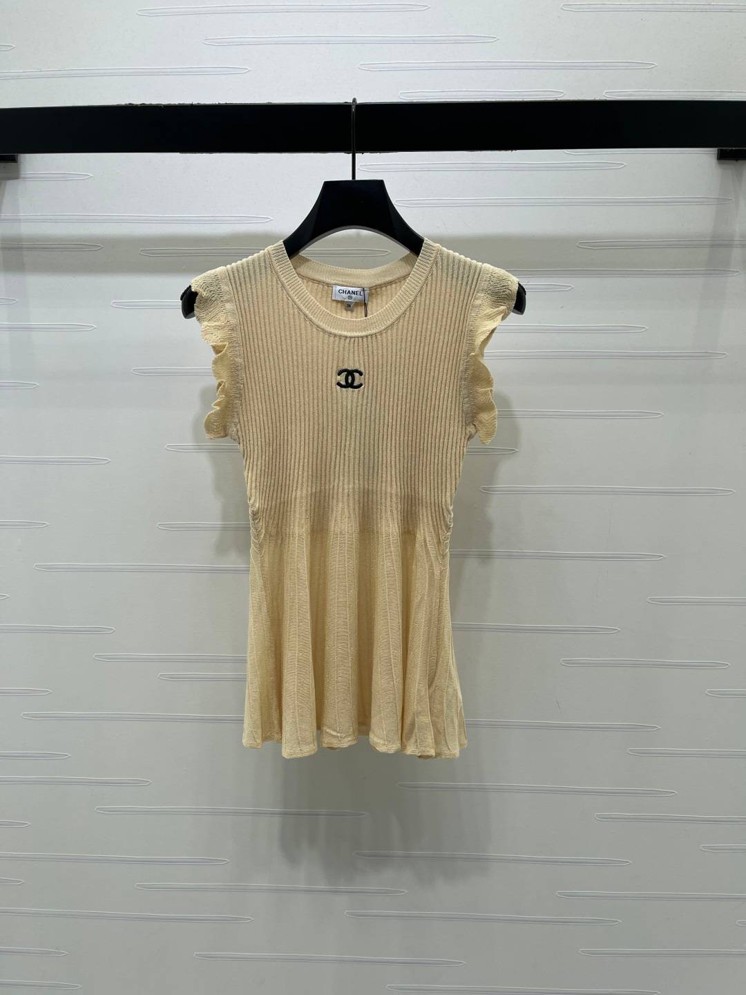 CHANEL シャネル ベスト クルーネック ロゴ レディース ベージュ