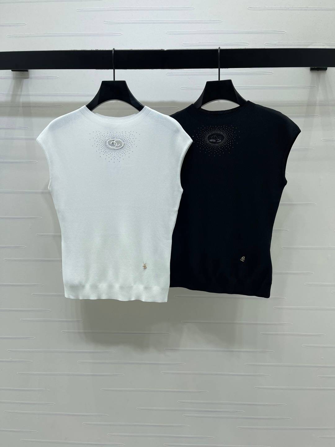 CHANEL シャネル ベスト クルーネック ノースリーブ ロゴ ホワイト