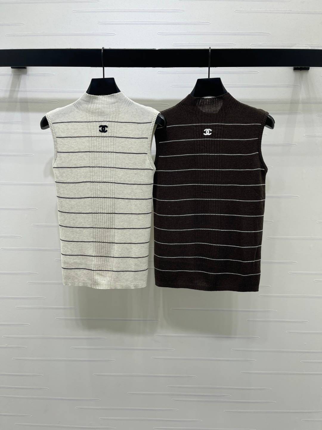 CHANEL シャネル ニットベスト 半襟 ストライプ 刺繍 ロゴ ベージュ ダークブラウン