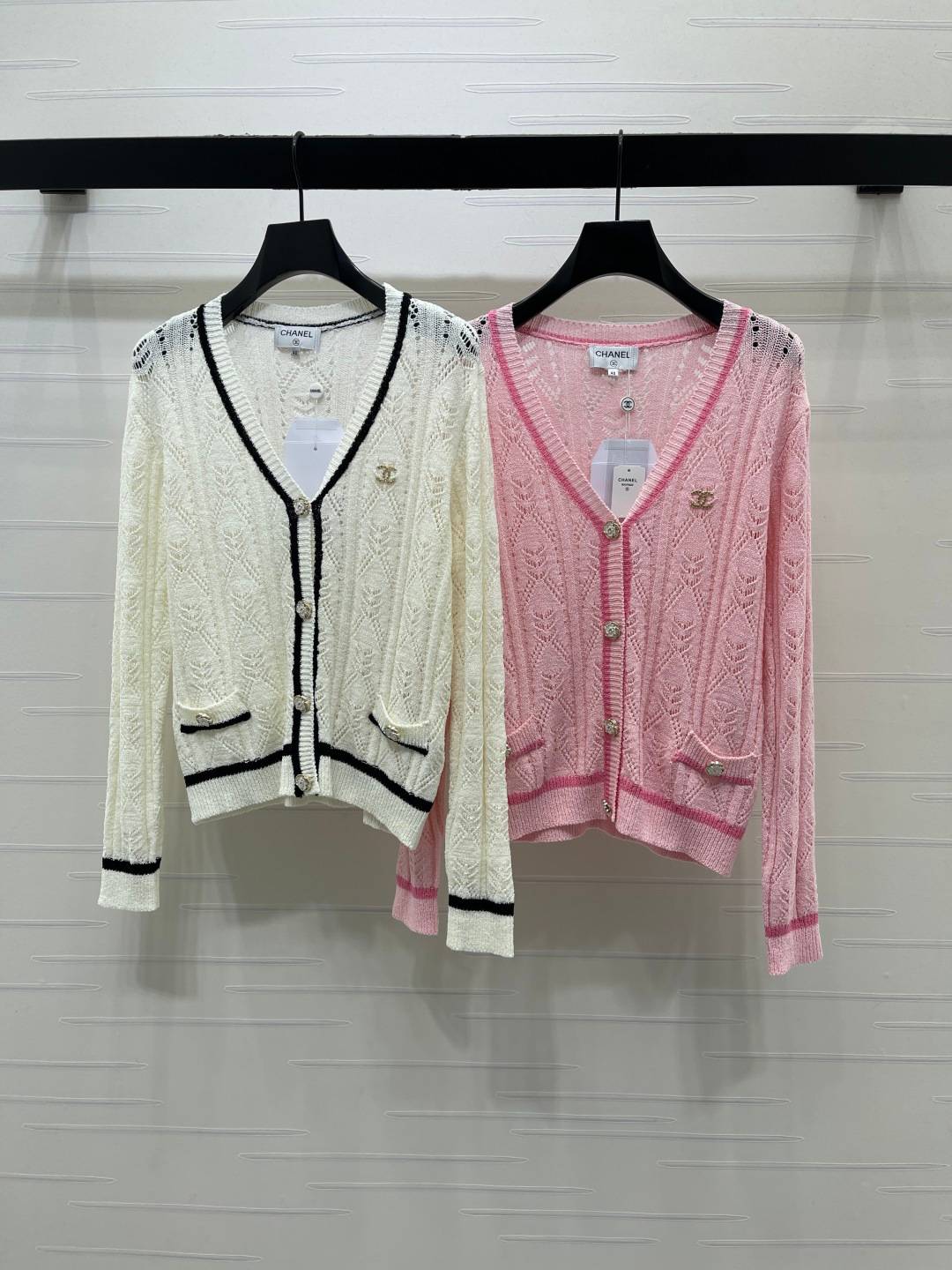 CHANEL シャネル ニットカーディガン 長袖 Vネック ボタン ホワイト ピンク