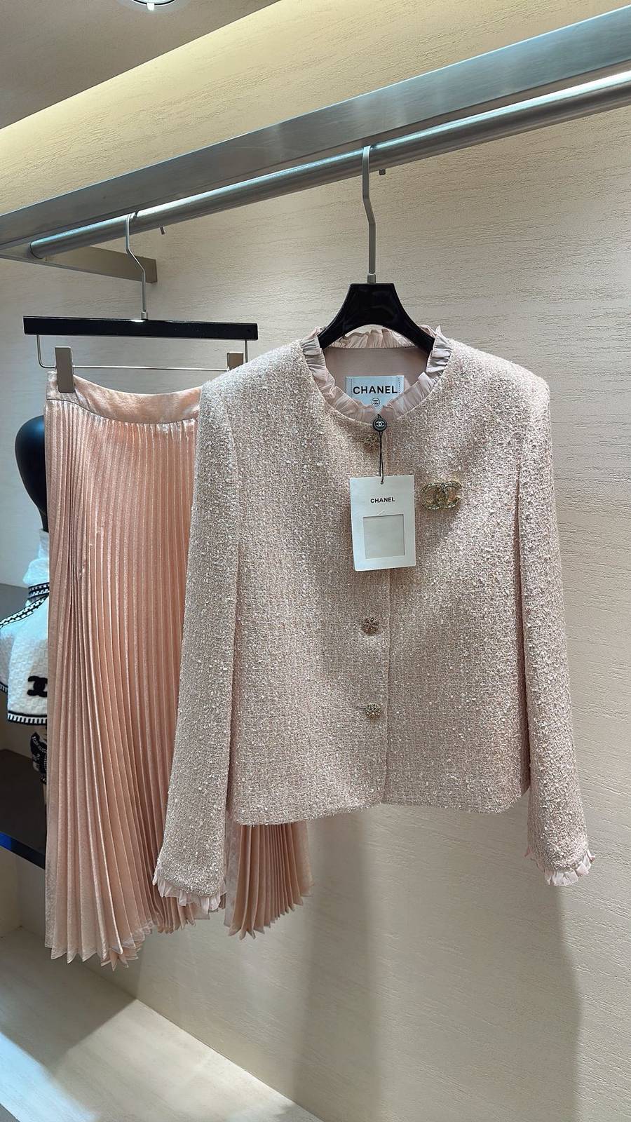 CHANEL シャネル ツイードジャケット ノーカラー ショート丈 レディース ピンク