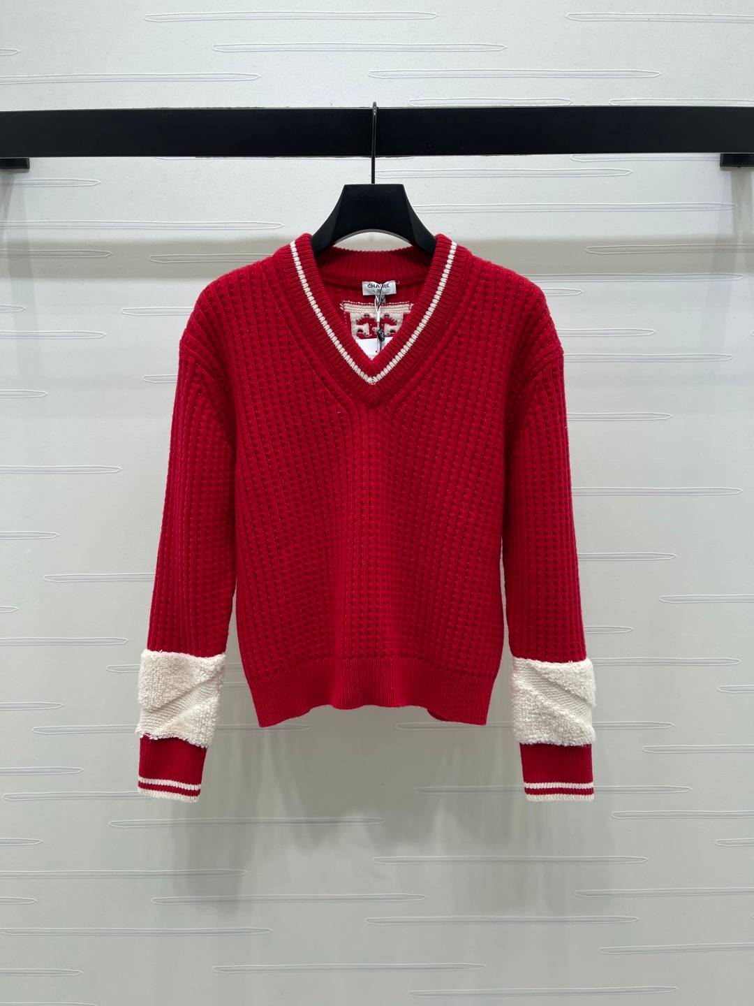 CHANEL シャネル ニットセーター Vネック 長袖 レッド