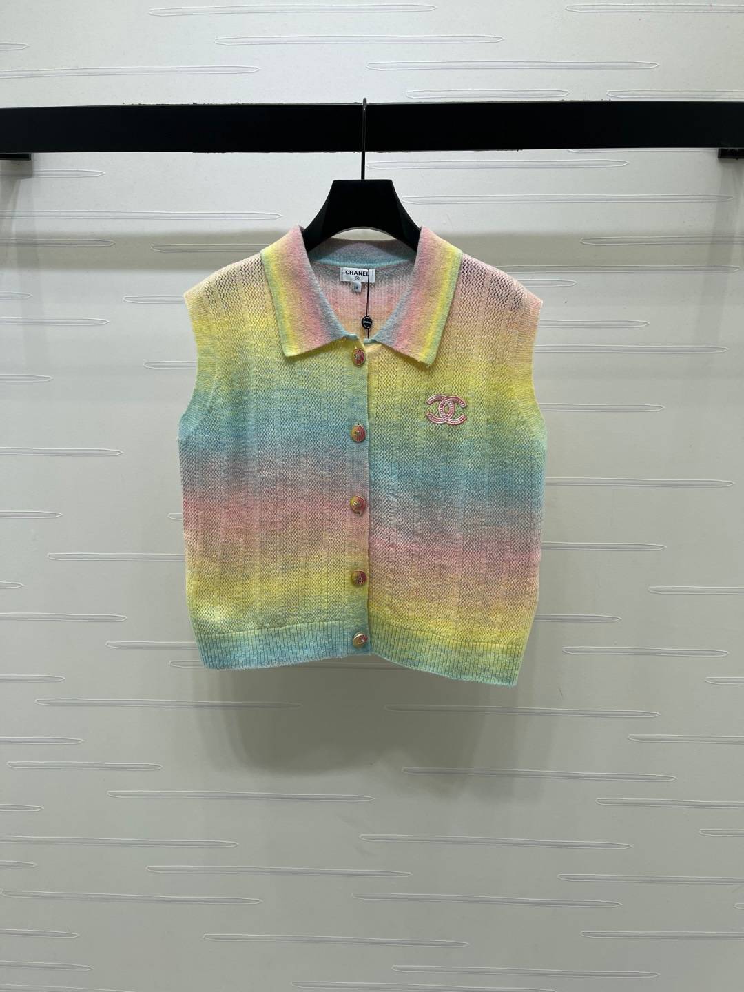 CHANEL シャネル ニットベスト ボタン ショート丈 グラデーション パステル