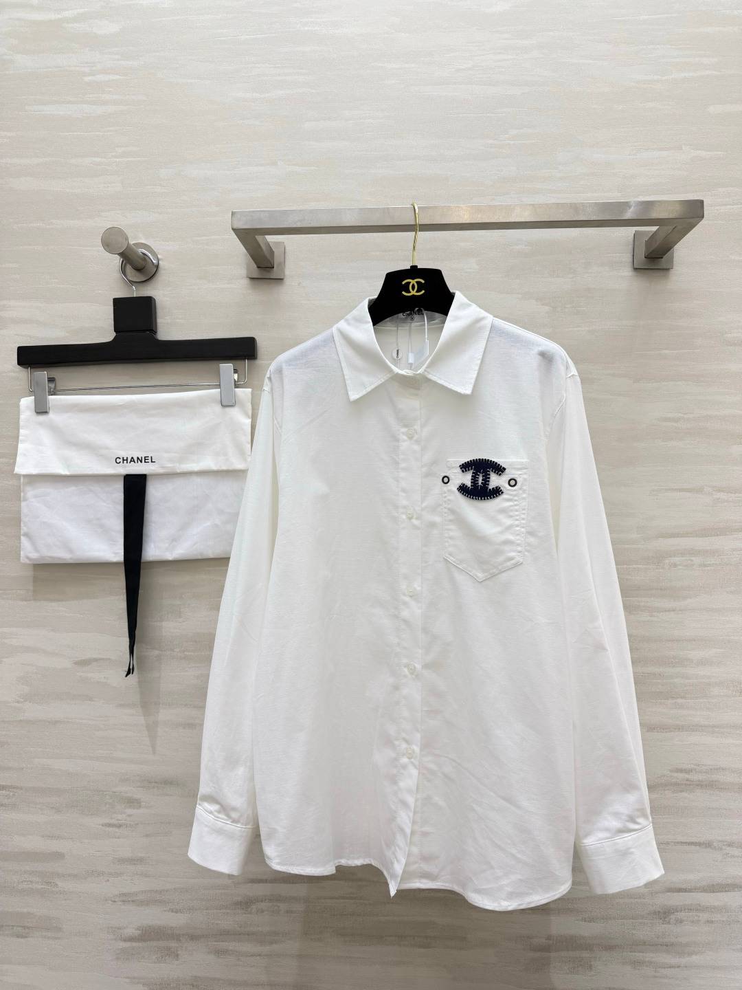 CHANEL シャネル シャツ 長袖 通勤 ロゴ ホワイト ネイビー