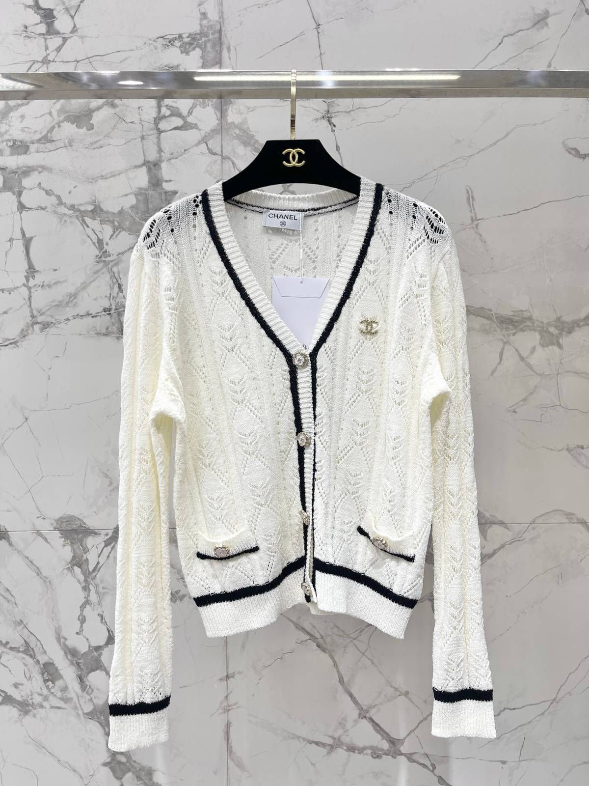 CHANEL シャネル ニットカーディガン 長袖 Vネック ショート丈 ホワイト
