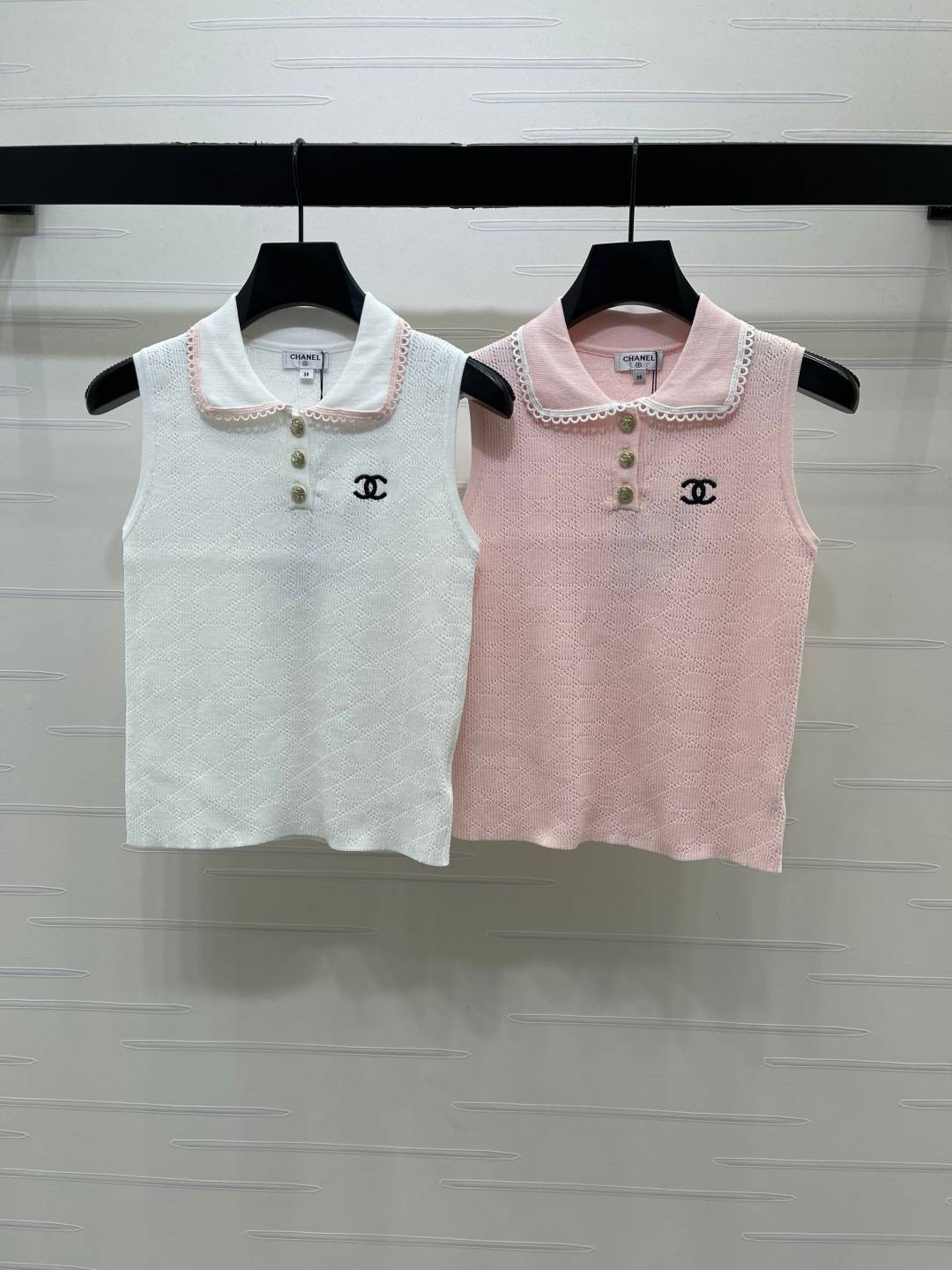 CHANEL シャネル ベスト レディース ノースリーブ ボタン前開き ホワイト ピンク