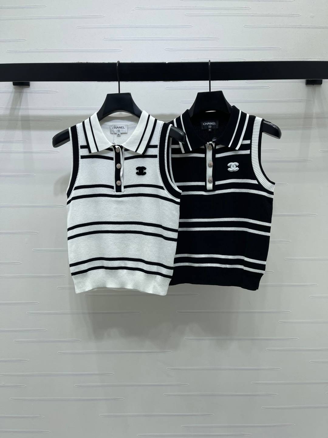 CHANEL シャネル ノースリーブベスト 前開き ストライプ ショート丈 白 黒