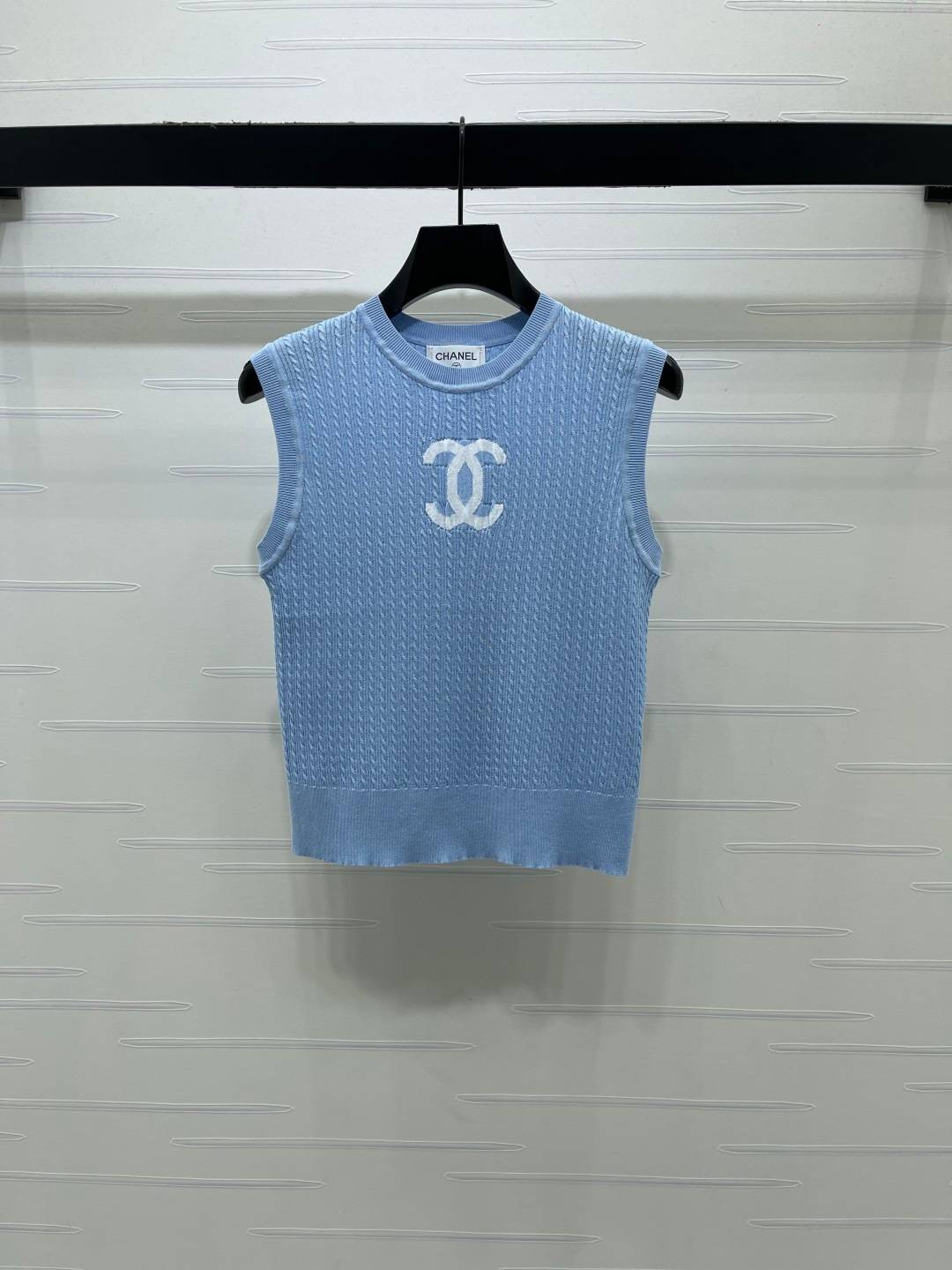 CHANEL シャネル ベスト クルーネック ロゴ ショート丈 ライトブルー