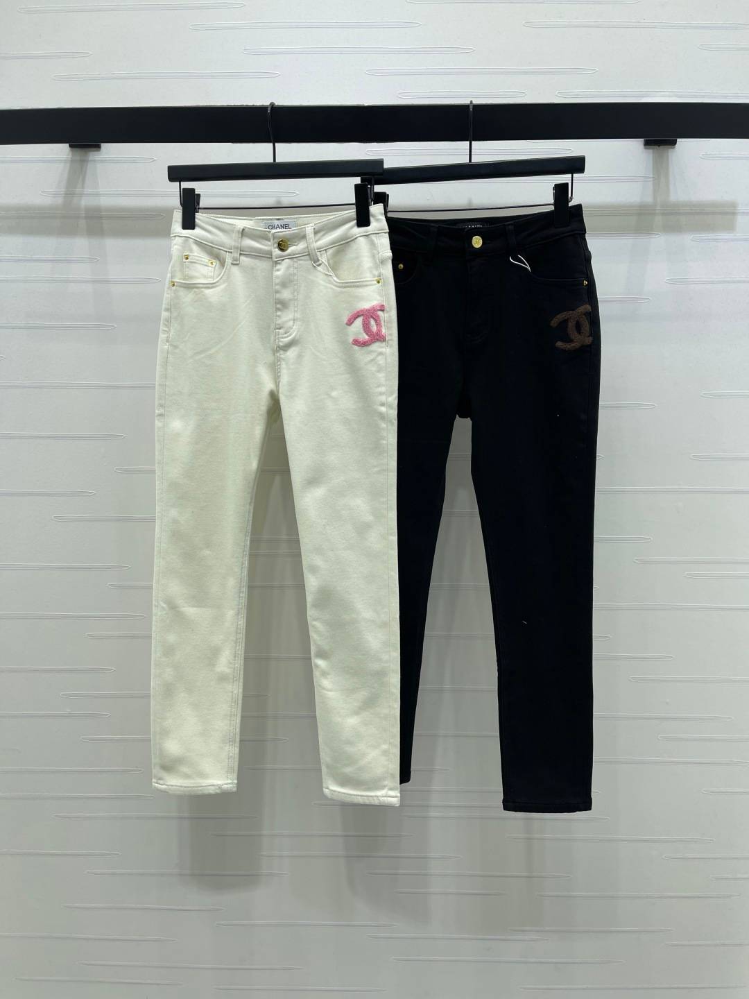 CHANEL シャネル カジュアルパンツ テーパード ハイウエスト ホワイト