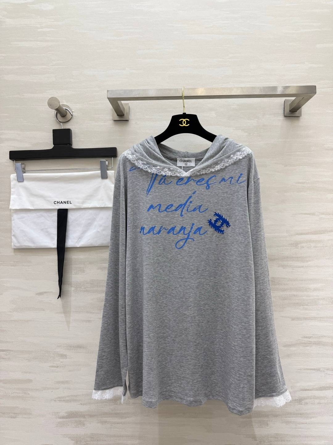 CHANEL シャネル プルオーバー 長袖 刺繍 ロゴ ホワイト グレー